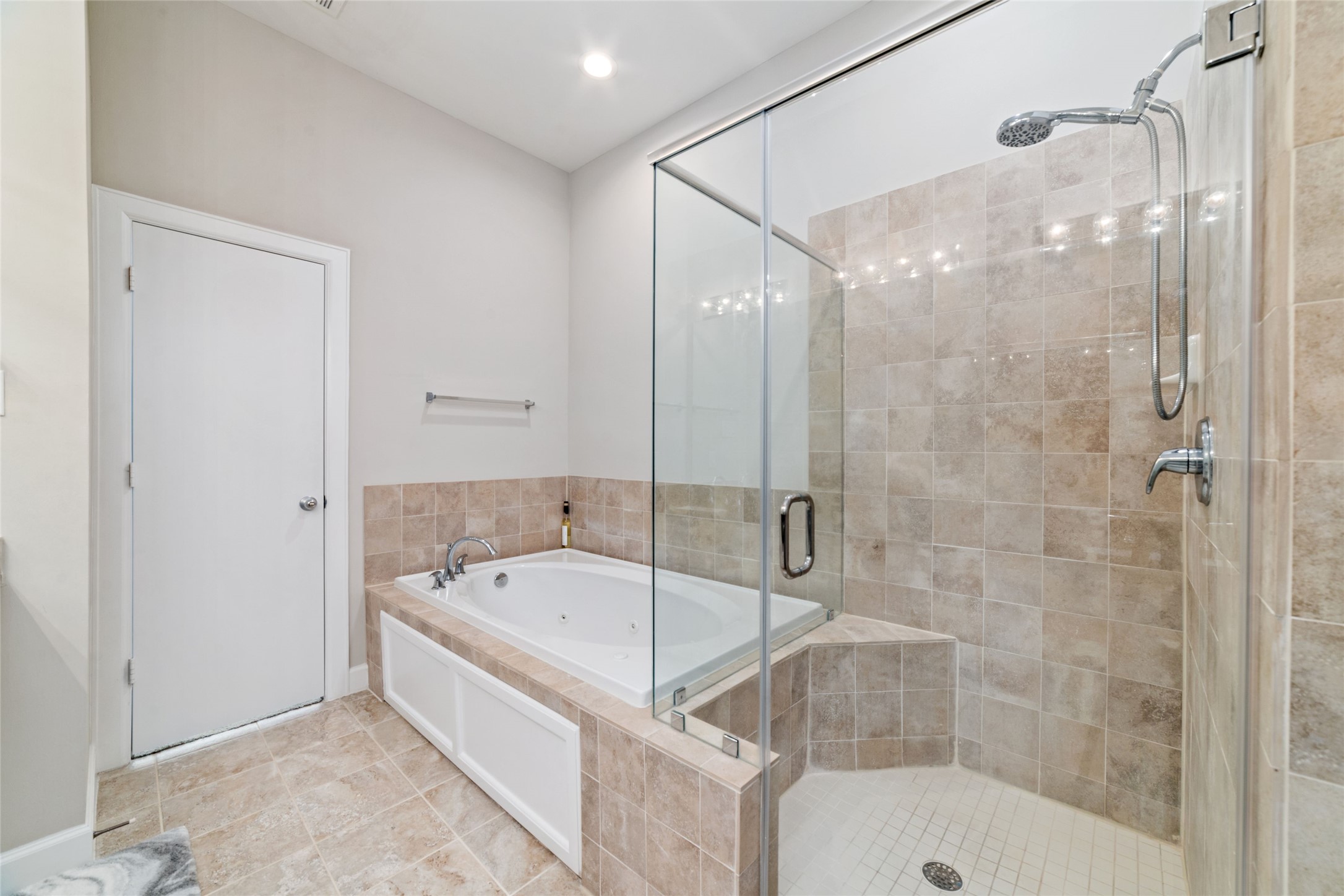 8705 Bryam 1403 Property Photo 18