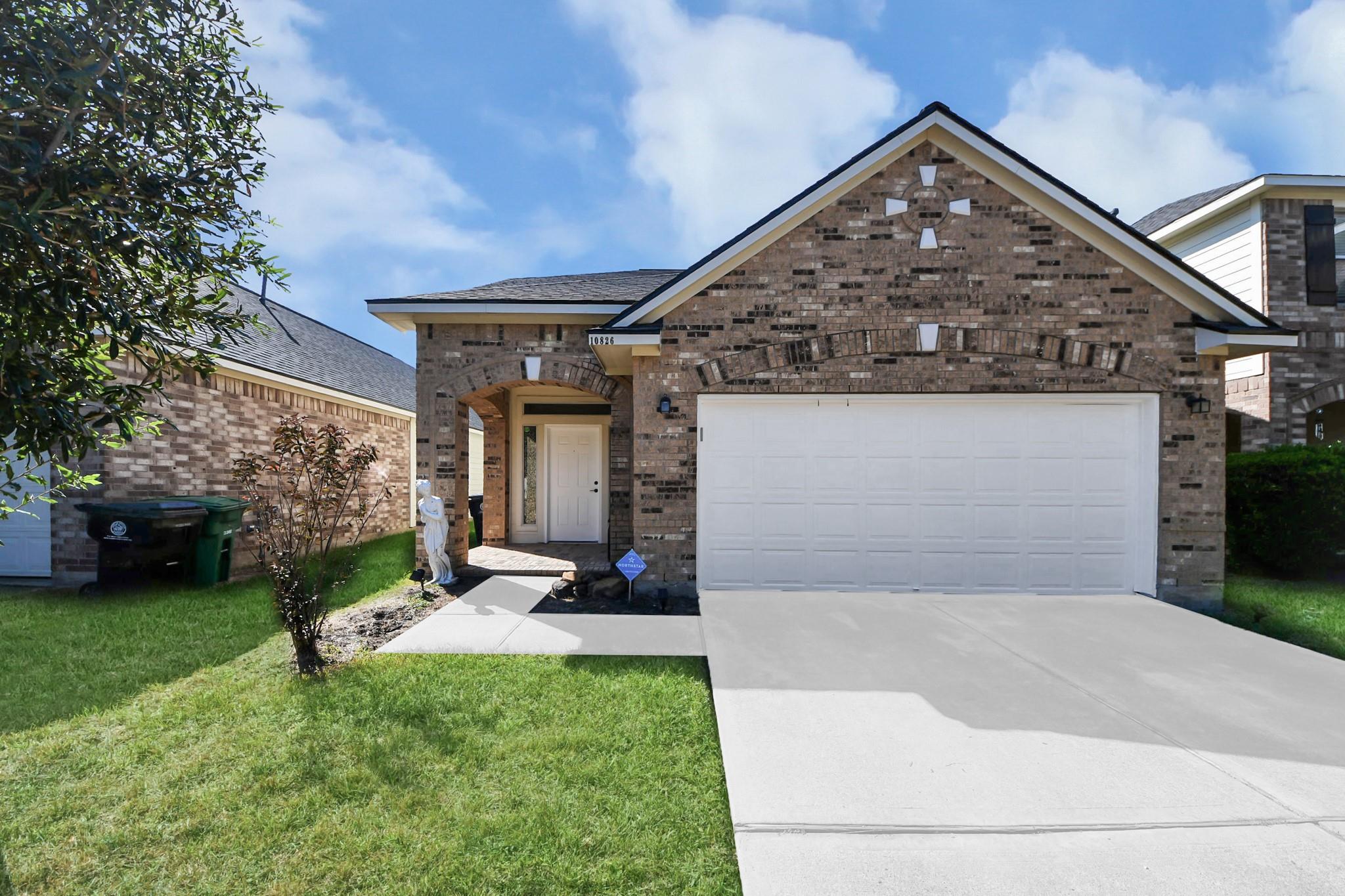 10826 Shannon Mills Lane, Houston Tx 77075 Property Photo 1