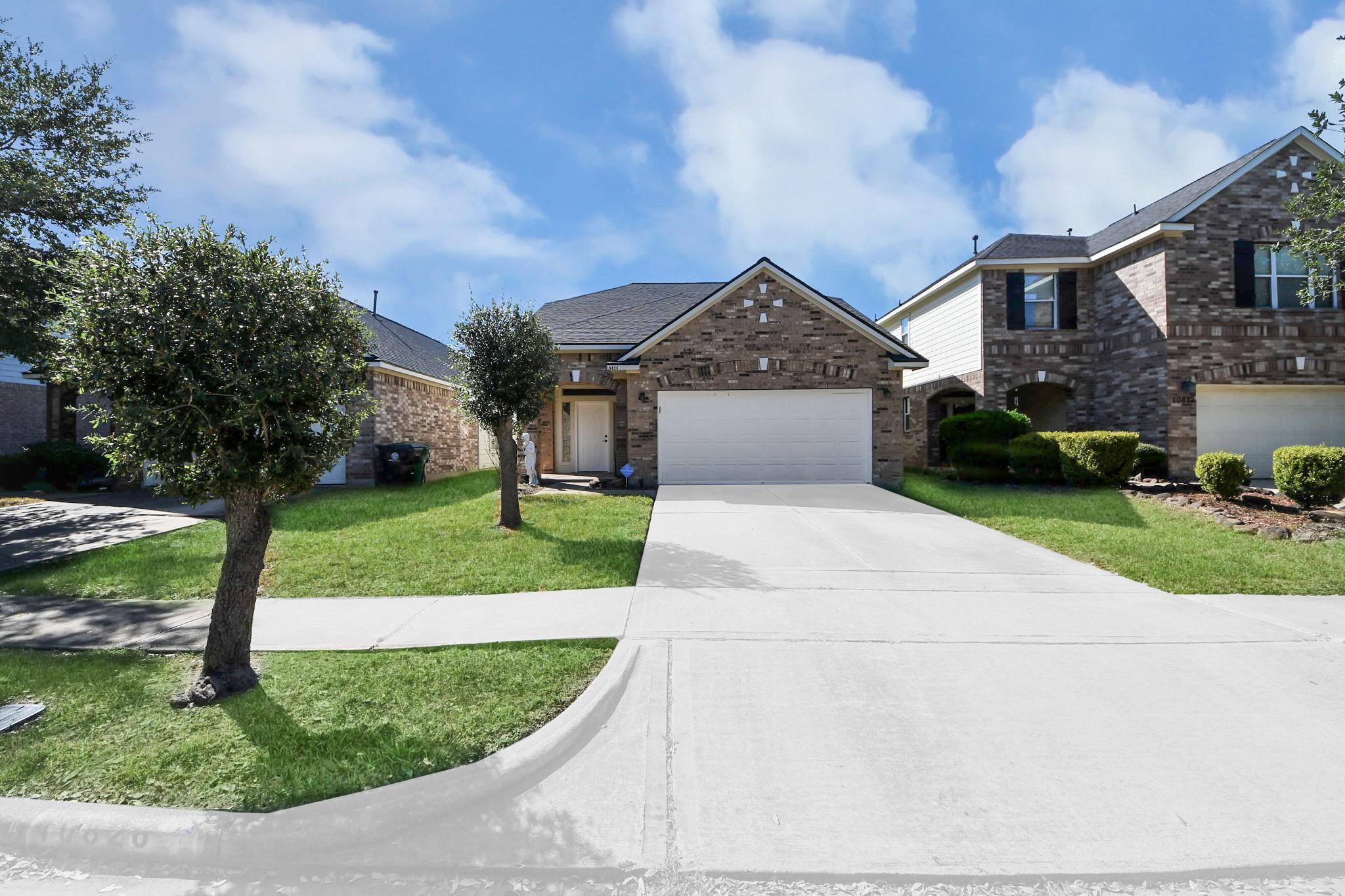 10826 Shannon Mills Lane, Houston Tx 77075 Property Photo 2