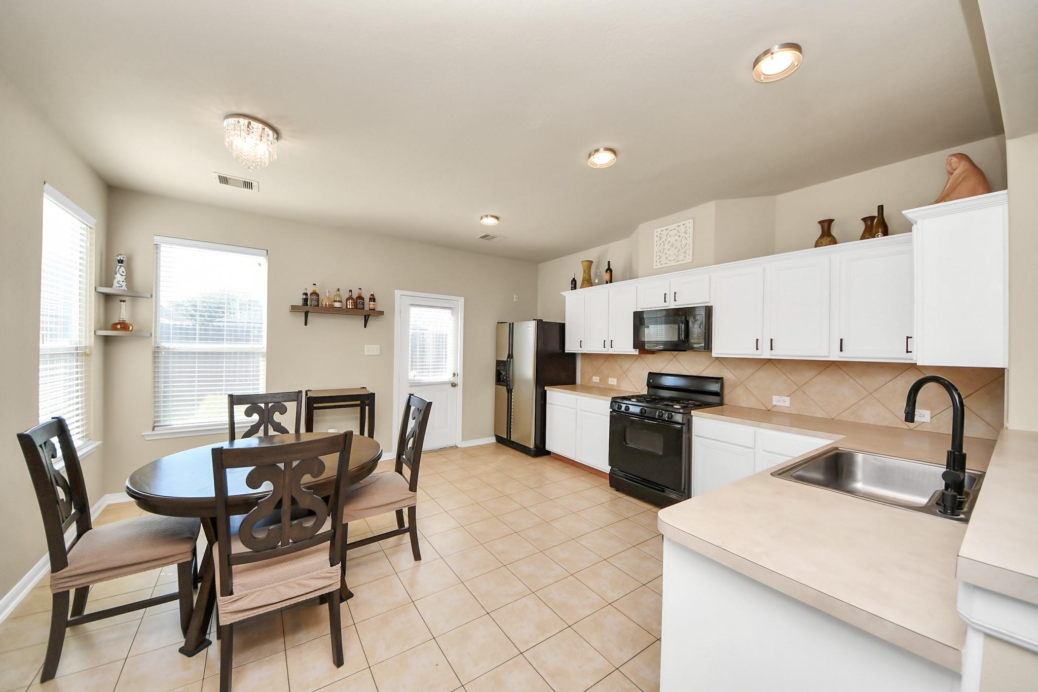 10826 Shannon Mills Lane, Houston Tx 77075 Property Photo 9