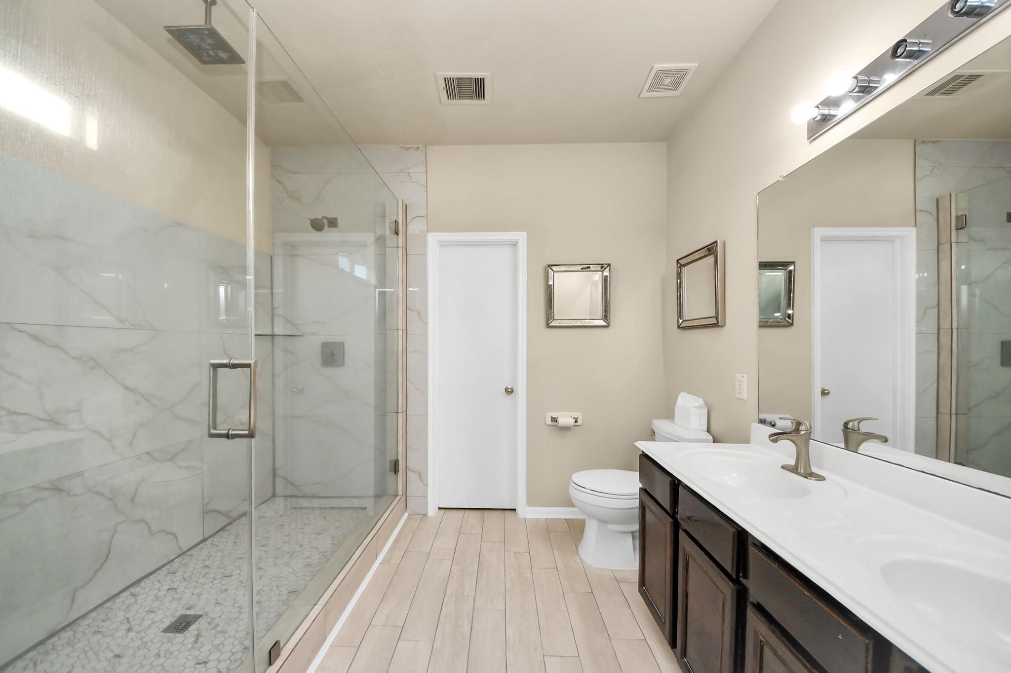 10826 Shannon Mills Lane, Houston Tx 77075 Property Photo 12