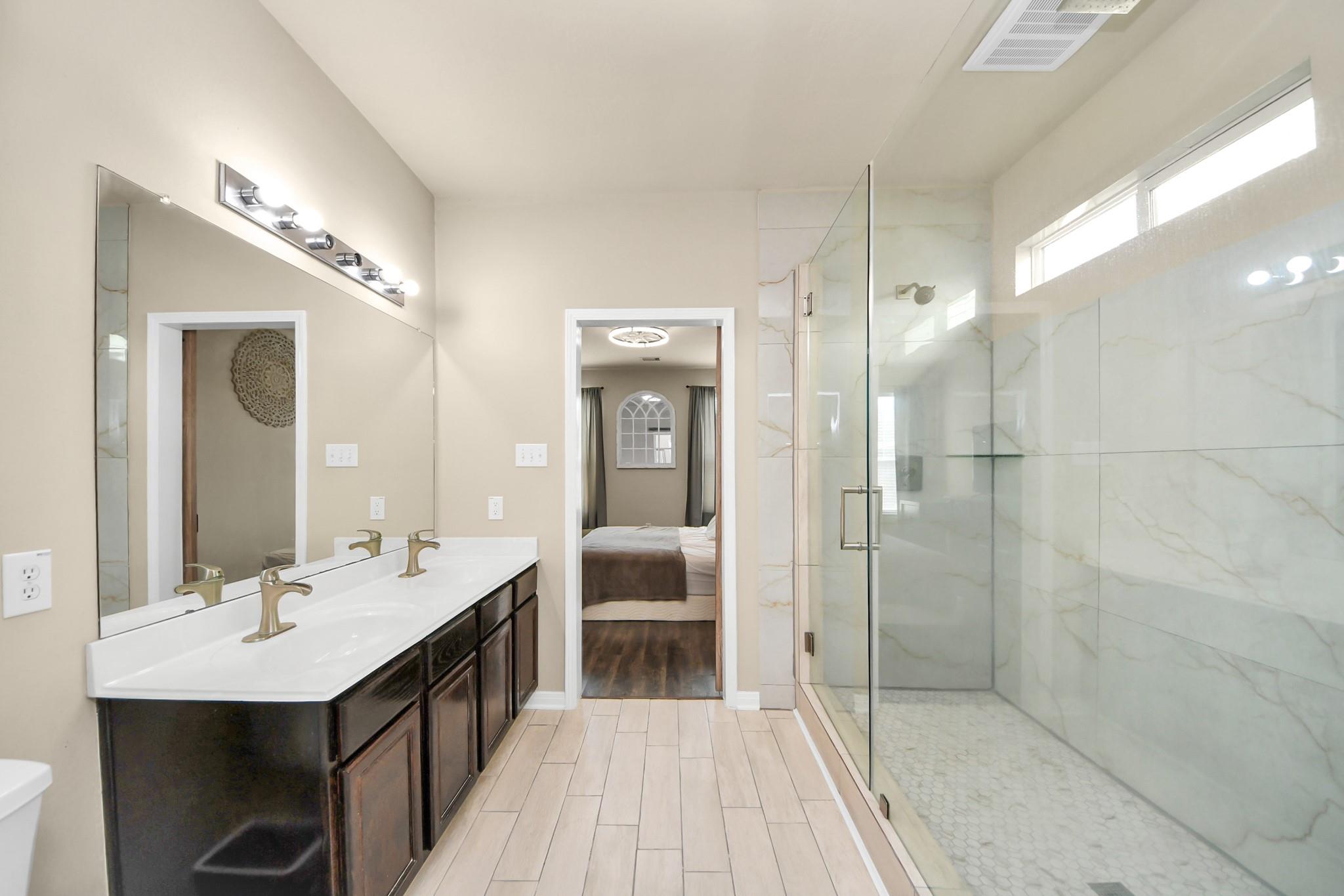 10826 Shannon Mills Lane, Houston Tx 77075 Property Photo 13