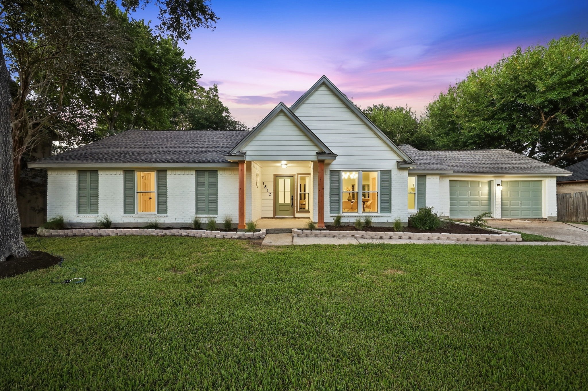 1512 Windsor Drive Property Photo 1
