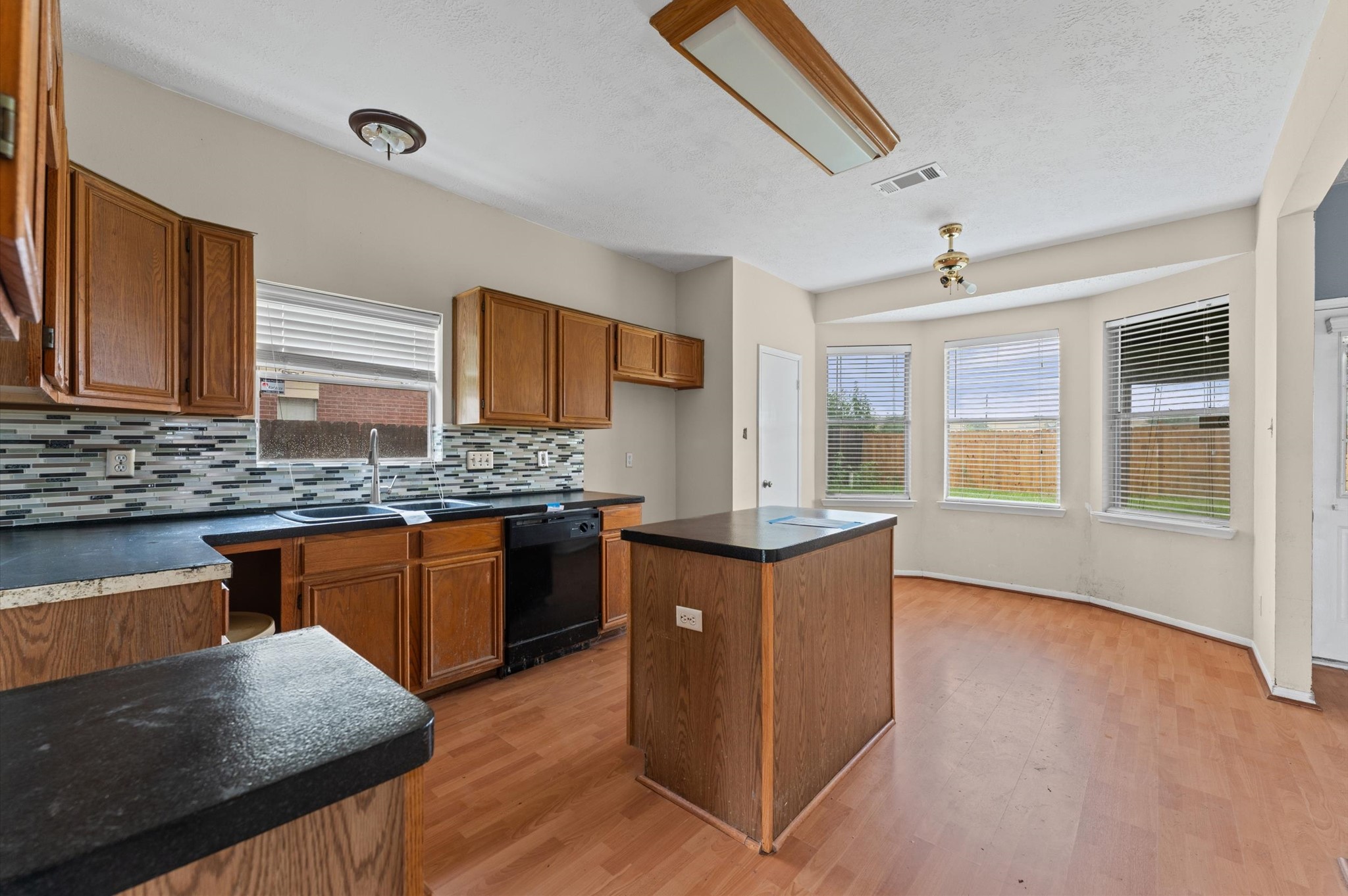 2926 Waterloo Road Property Photo 5