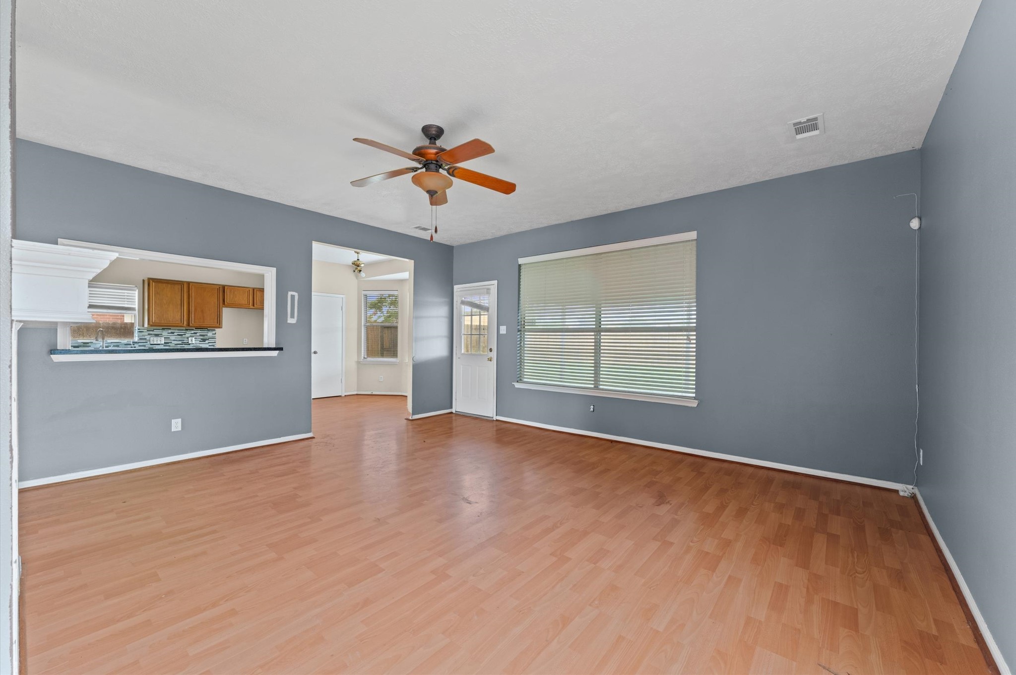 2926 Waterloo Road Property Photo 10