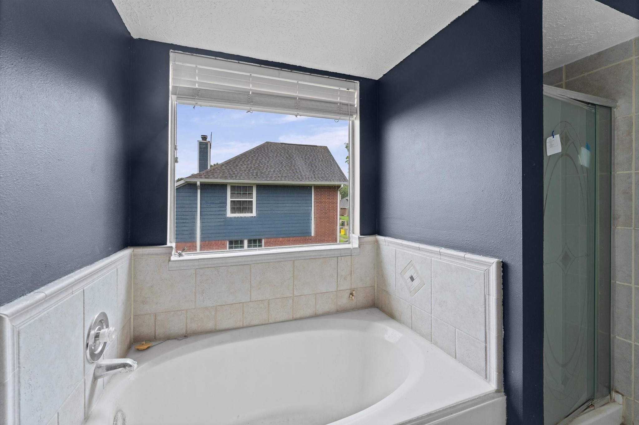 2926 Waterloo Road Property Photo 17