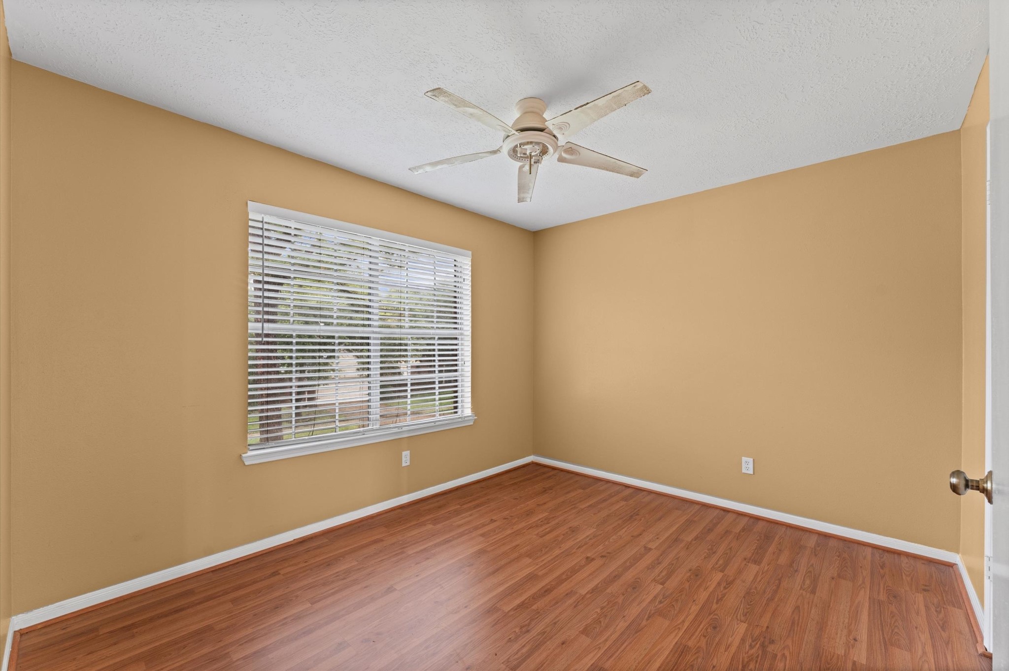 2926 Waterloo Road Property Photo 20