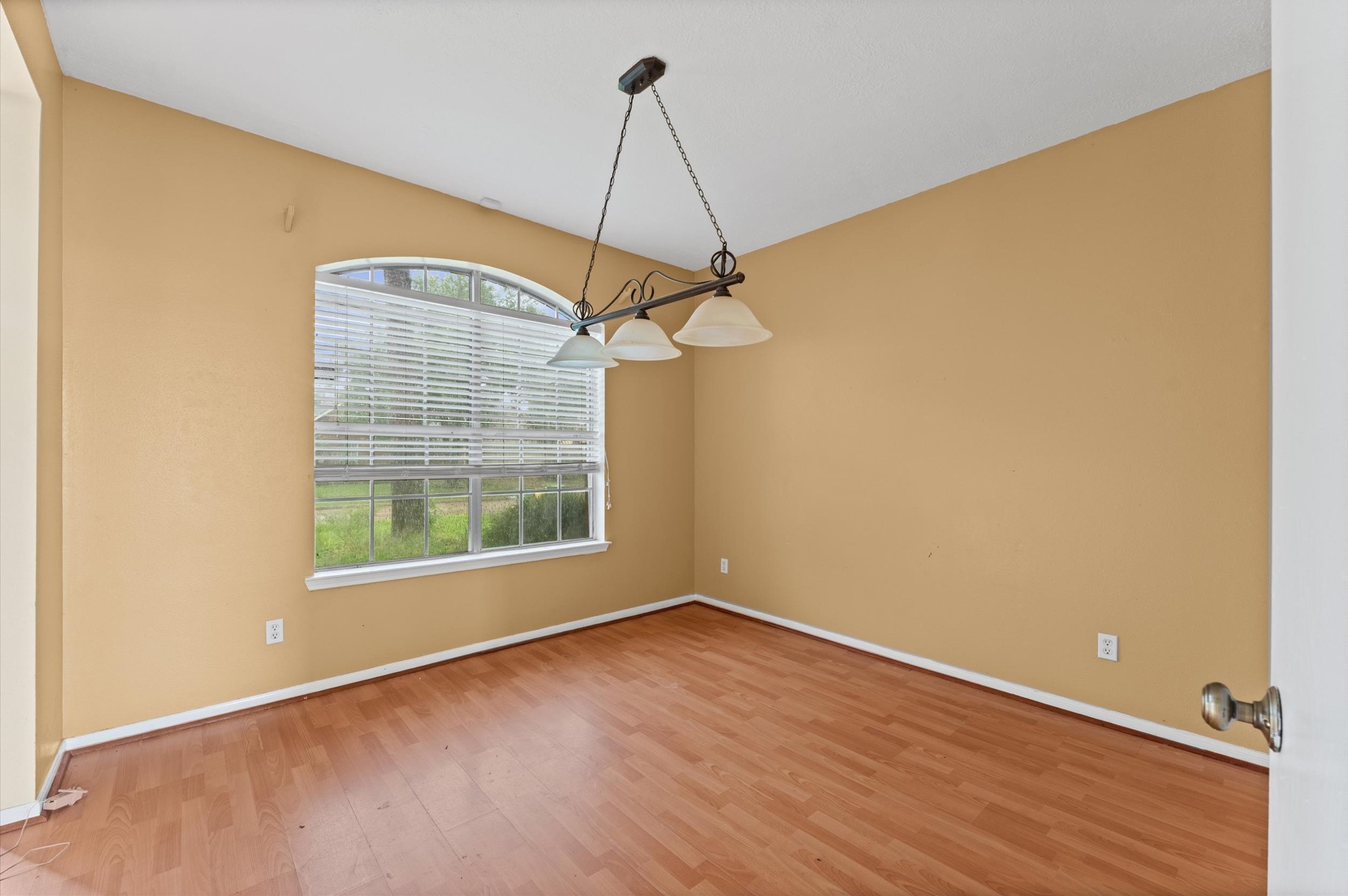 2926 Waterloo Road Property Photo 21
