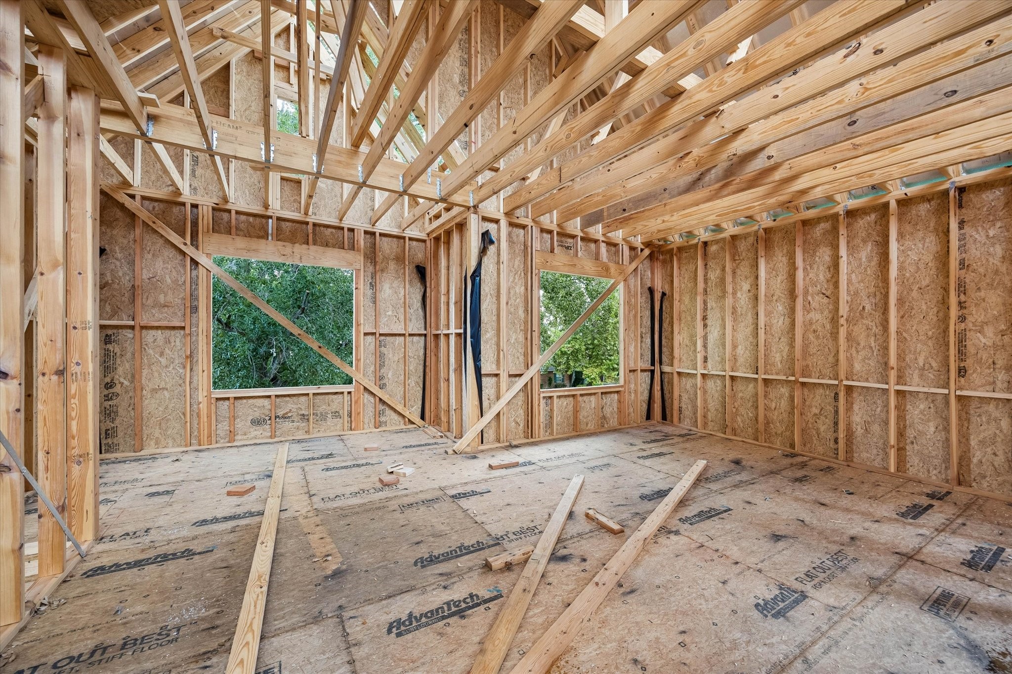 2031 Saxon Drive Property Photo 15