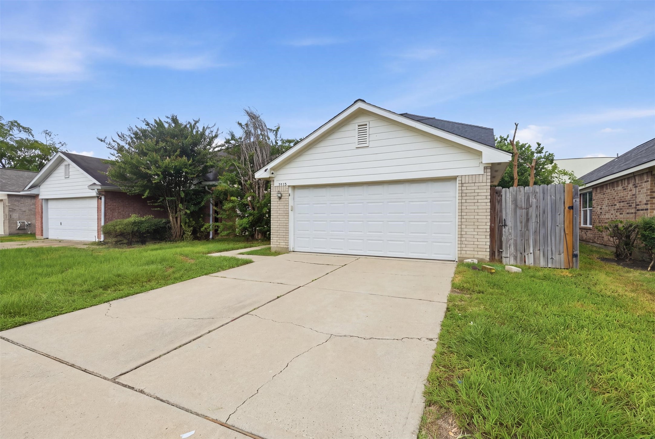 7315 Village Lake Drive Property Photo 1