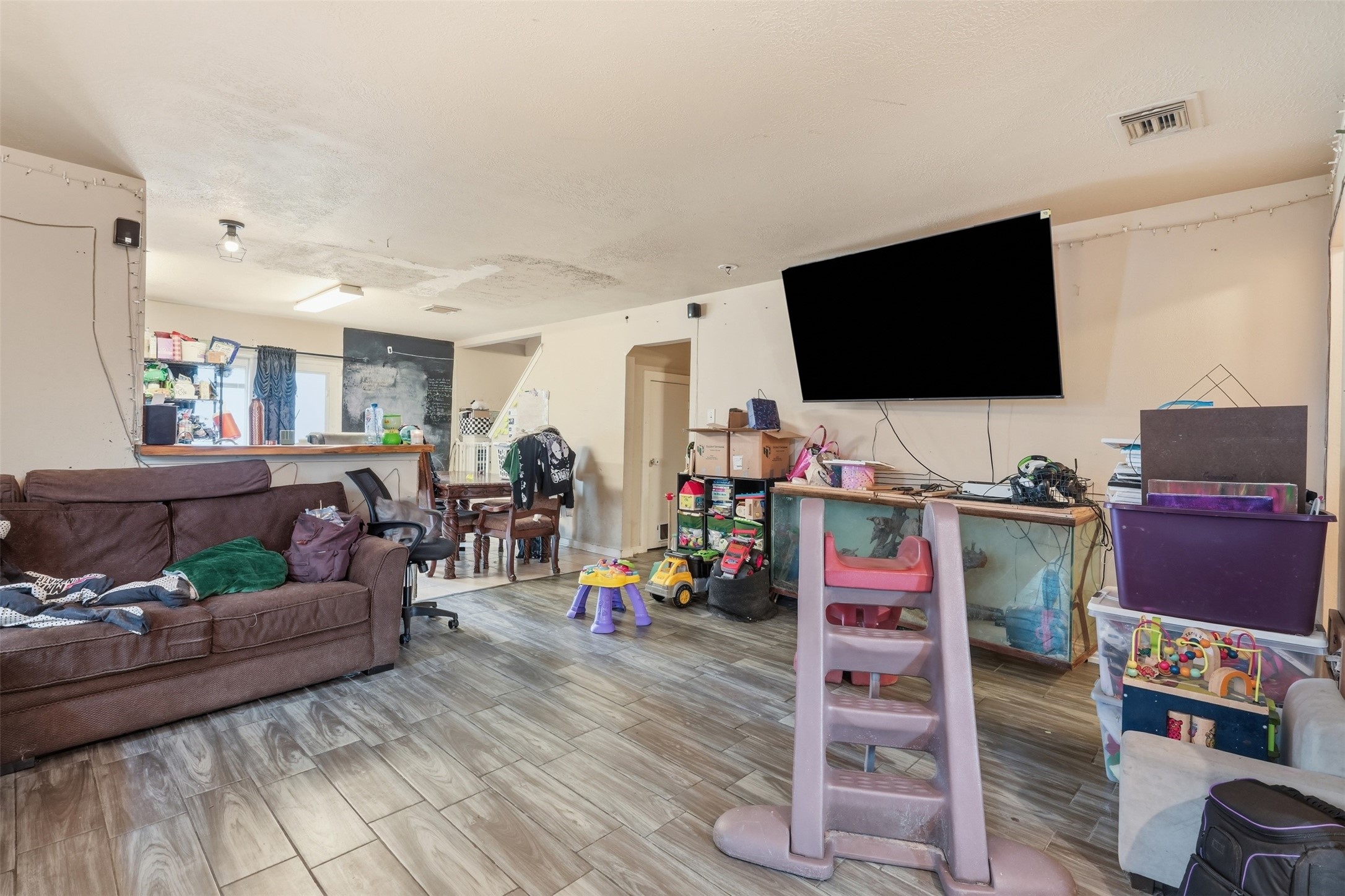 7315 Village Lake Drive Property Photo 4