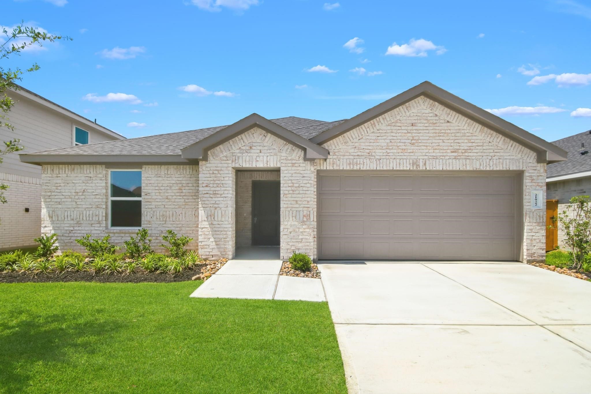 21922 Messina Springs Drive Property Photo 1
