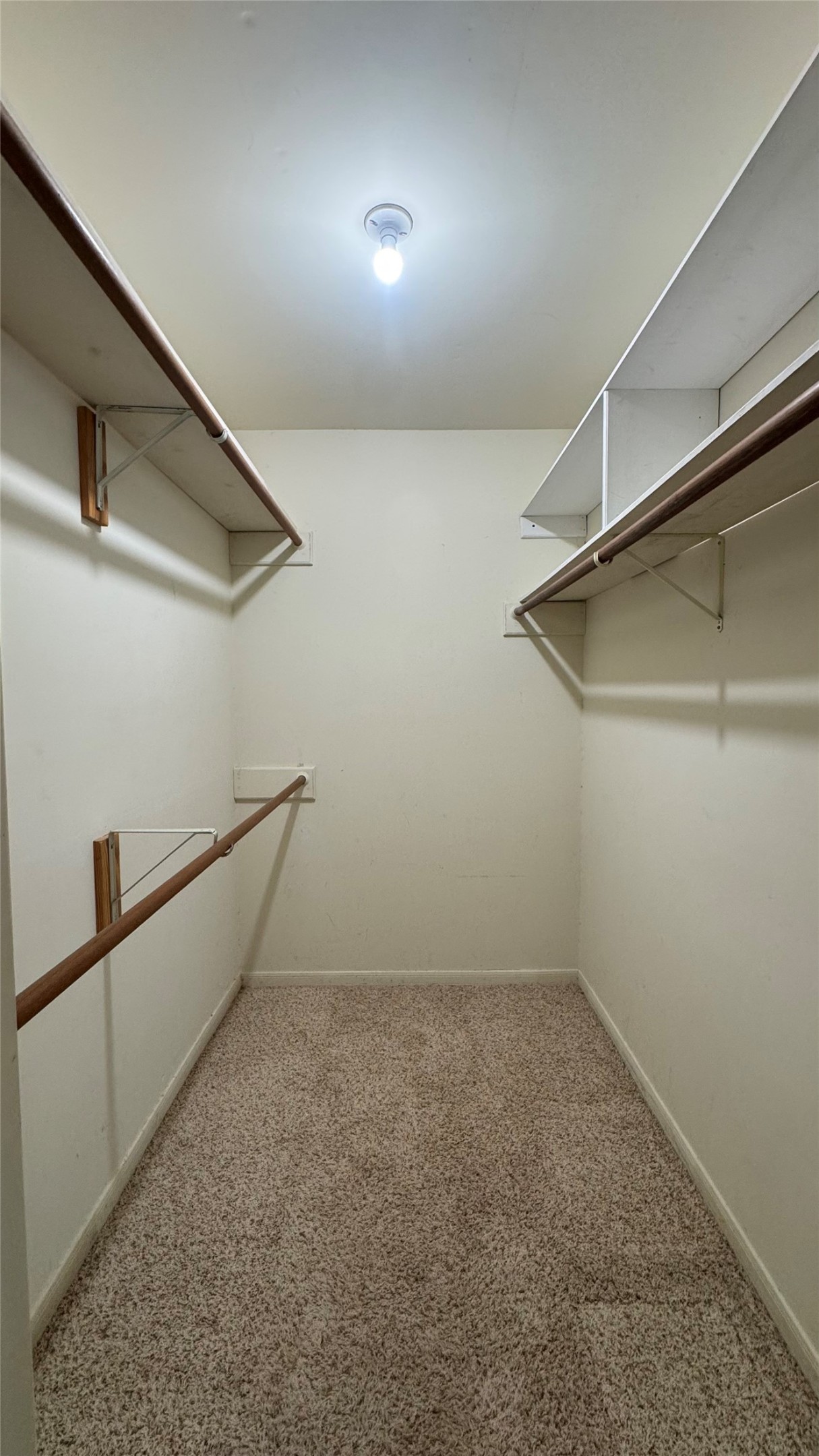 16418 Fox Crossing Lane Property Photo 9