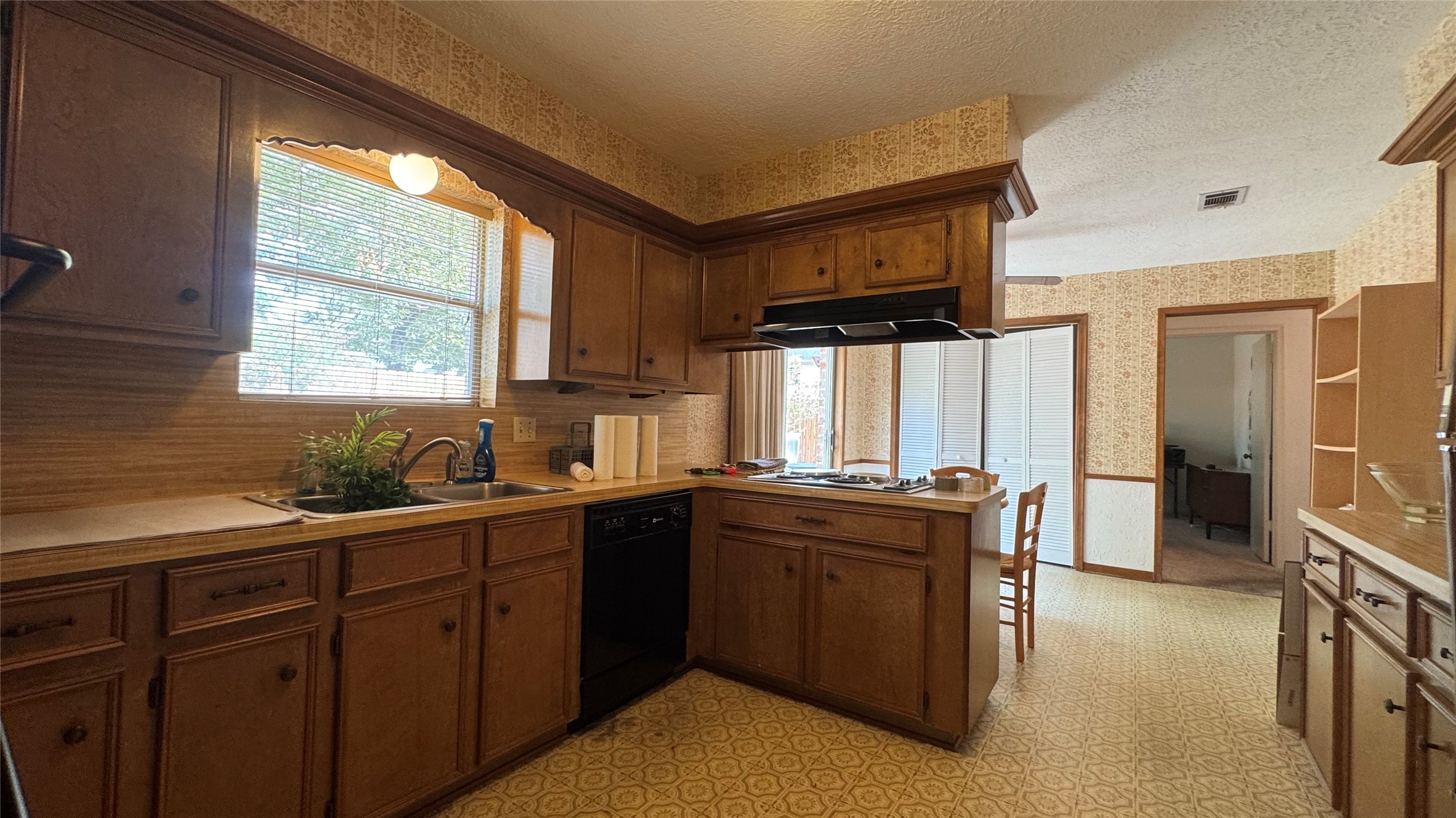 16418 Fox Crossing Lane Property Photo 20