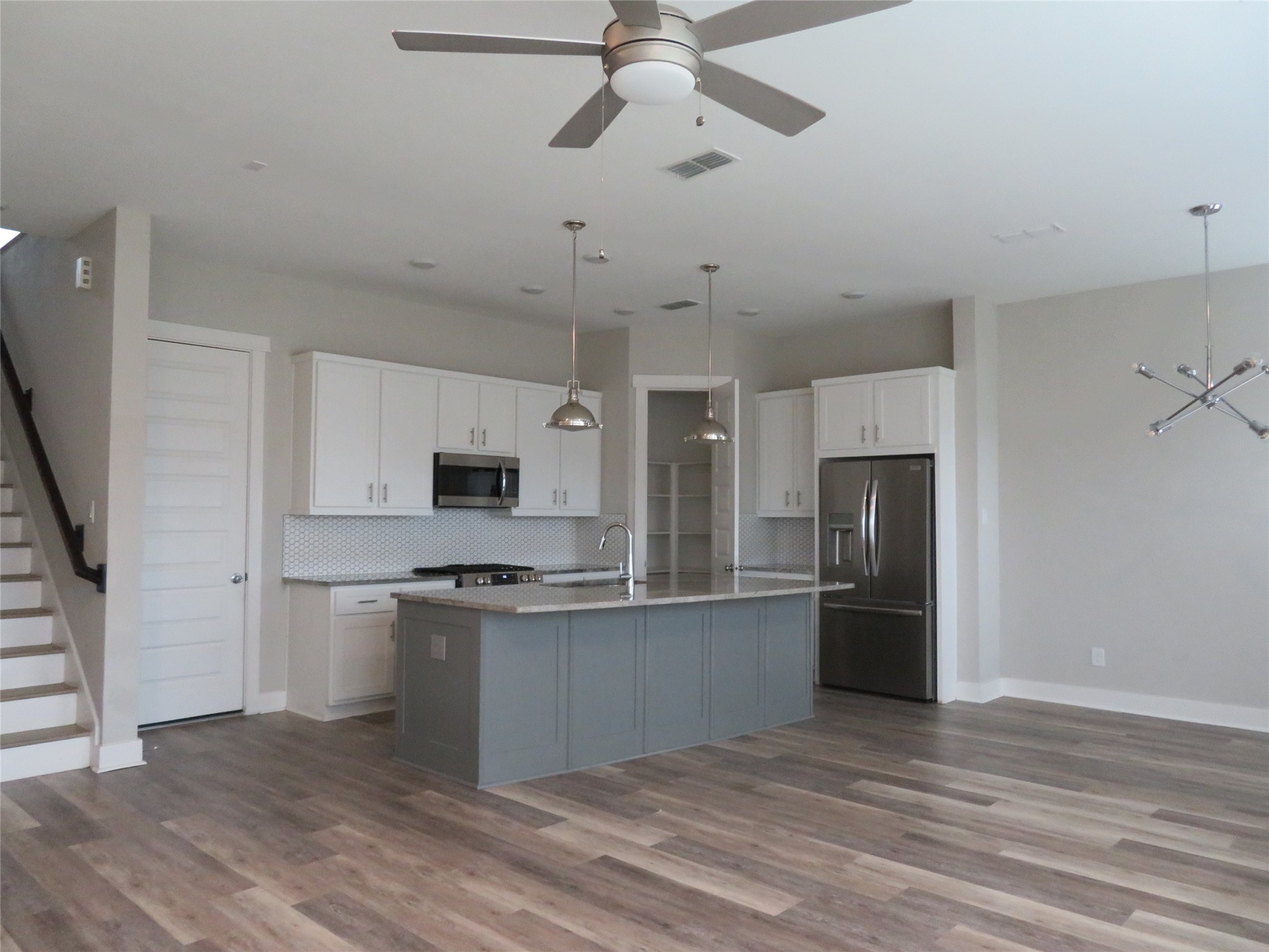 10962 Swang Link Drive Property Photo 2