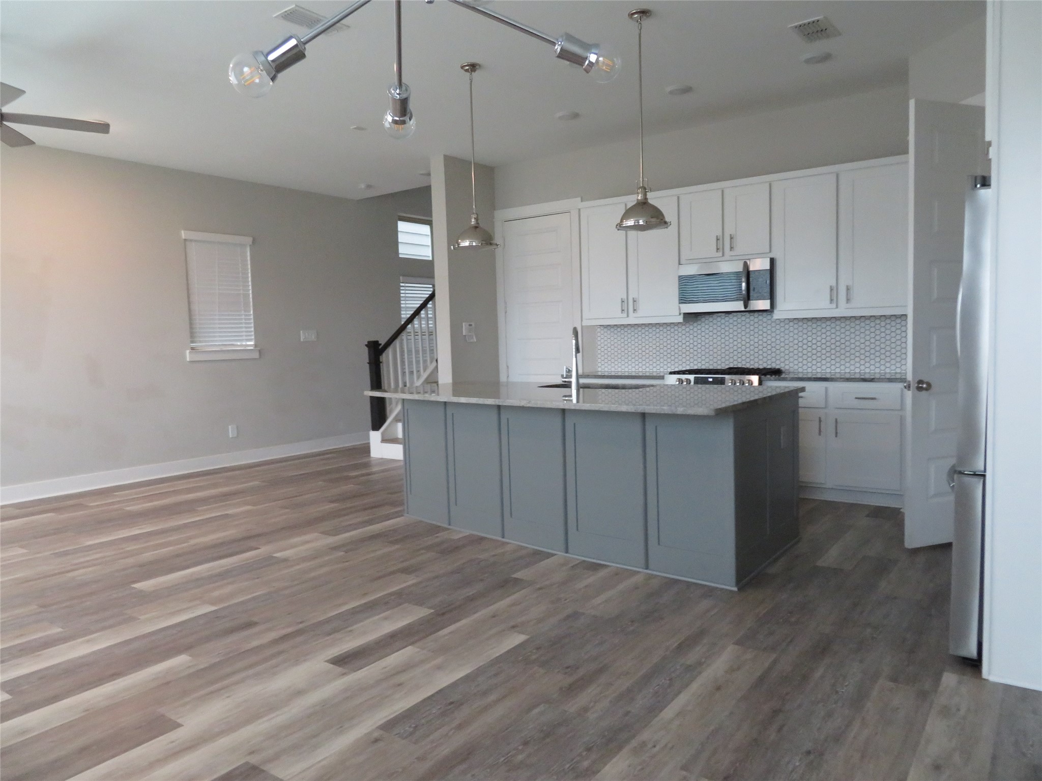10962 Swang Link Drive Property Photo 4