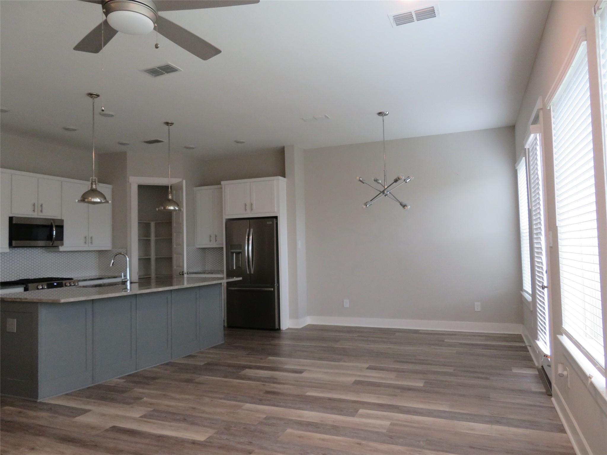 10962 Swang Link Drive Property Photo 5