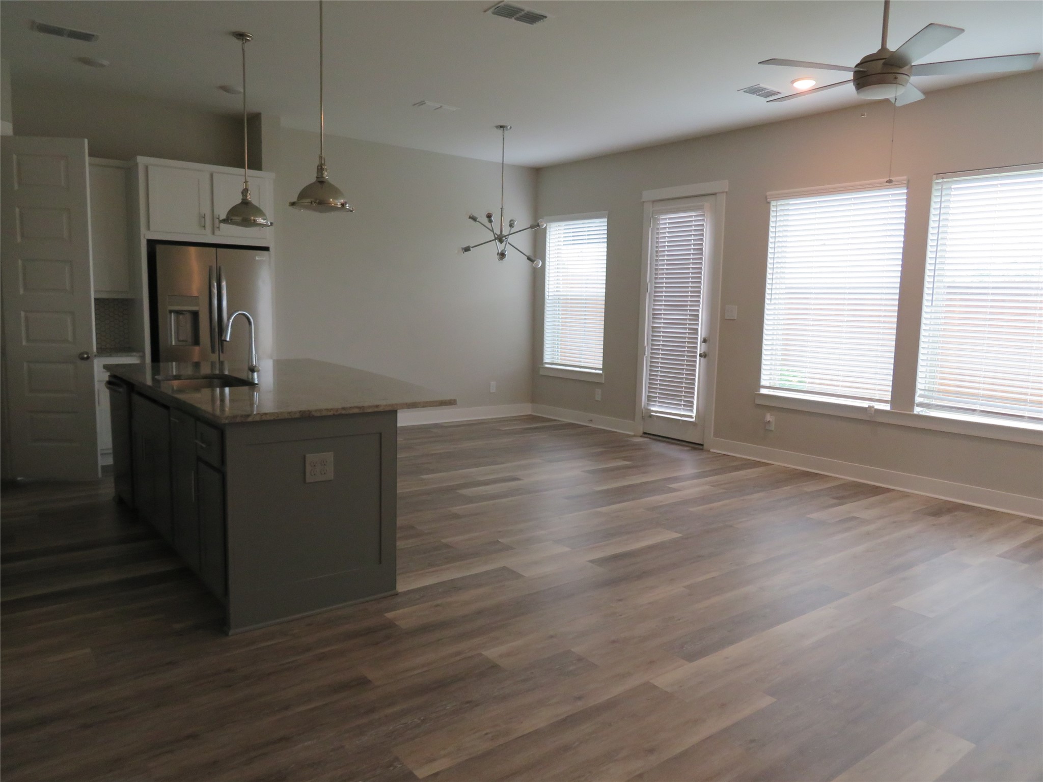 10962 Swang Link Drive Property Photo 7