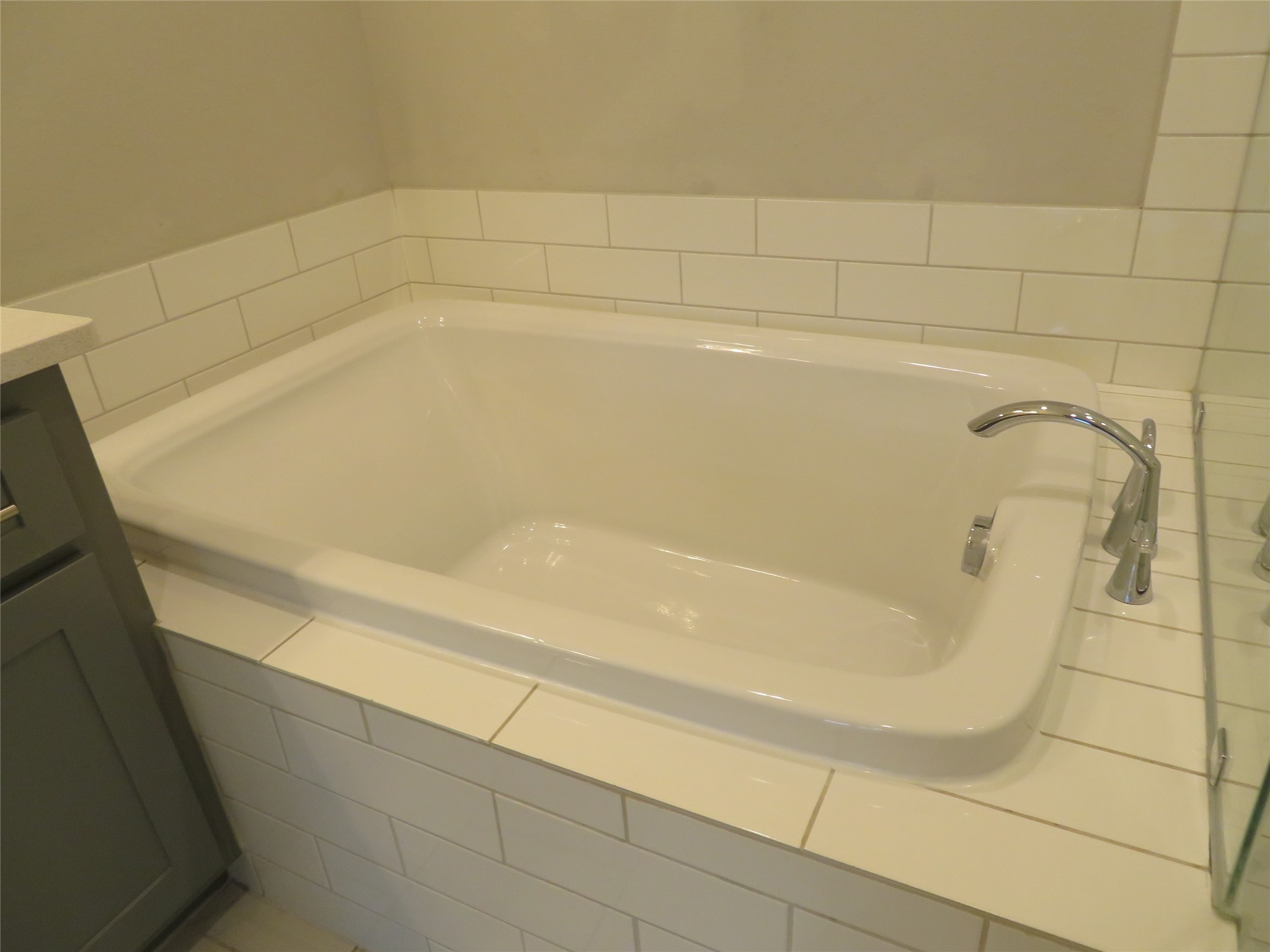10962 Swang Link Drive Property Photo 8
