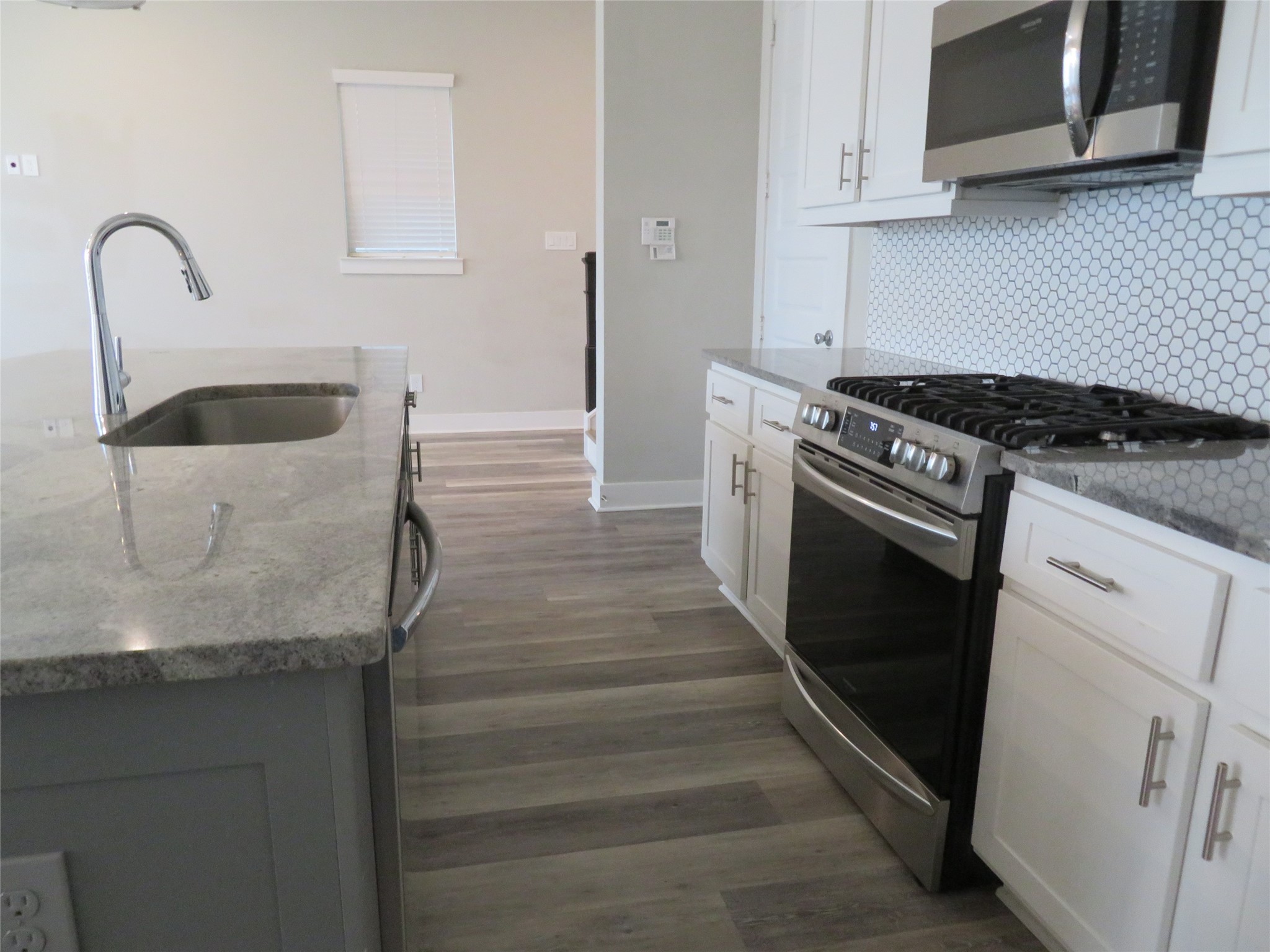 10962 Swang Link Drive Property Photo 28