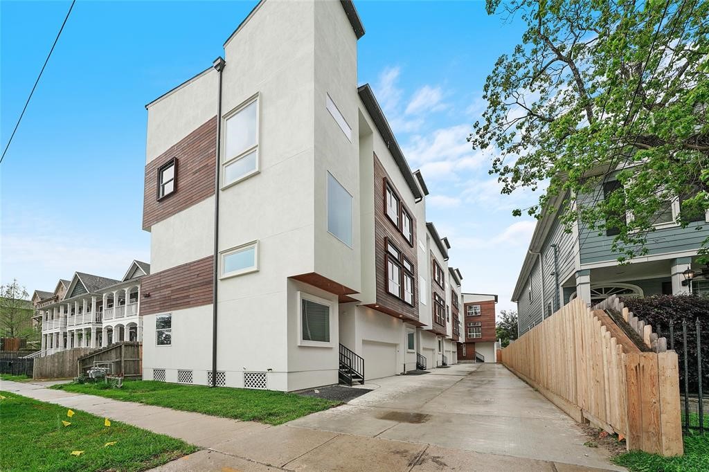 1539 W 23rd Street D Property Photo 1