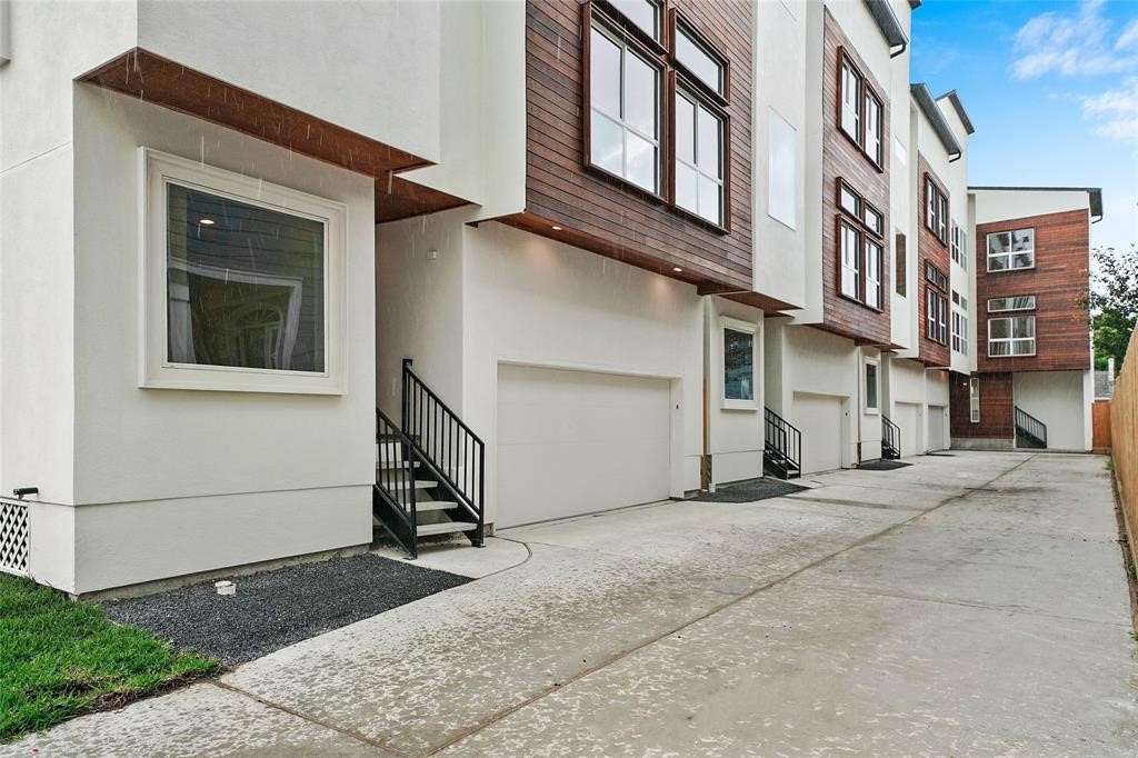 1539 W 23rd Street D Property Photo 2