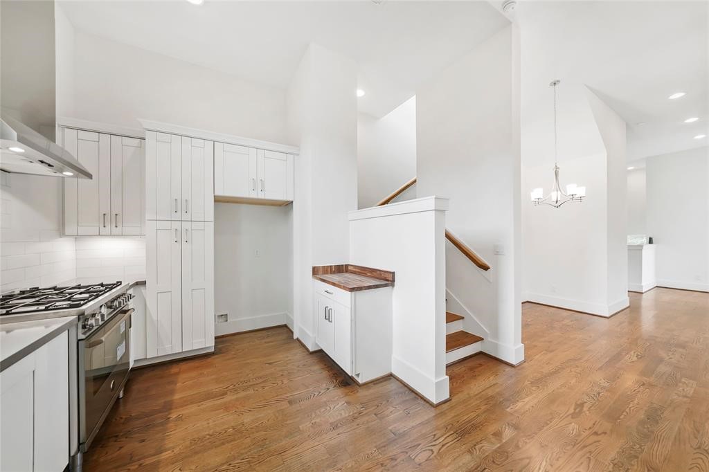 1539 W 23rd Street D Property Photo 4