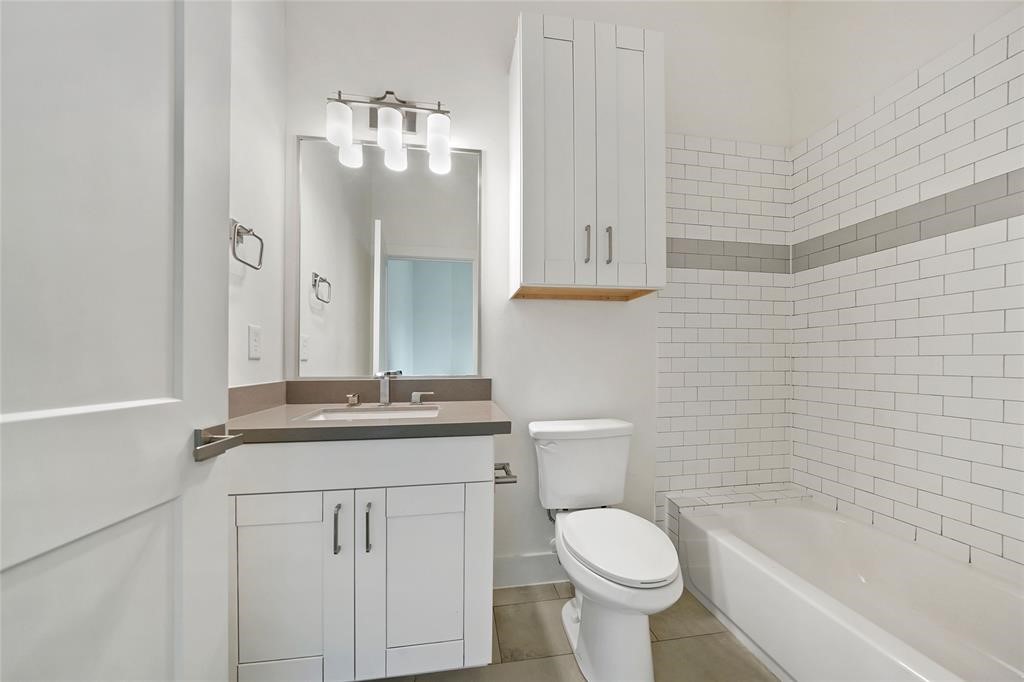 1539 W 23rd Street D Property Photo 8