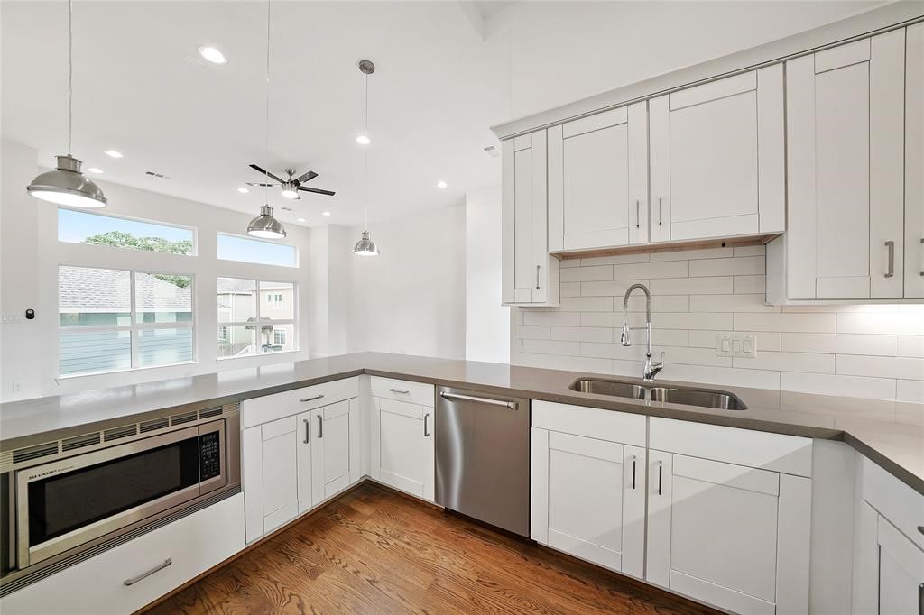 1539 W 23rd Street D Property Photo 9