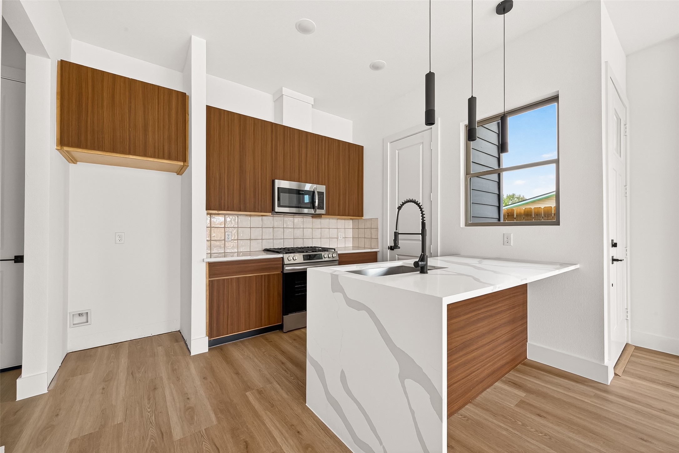 7422 Maxroy Street Property Photo 11