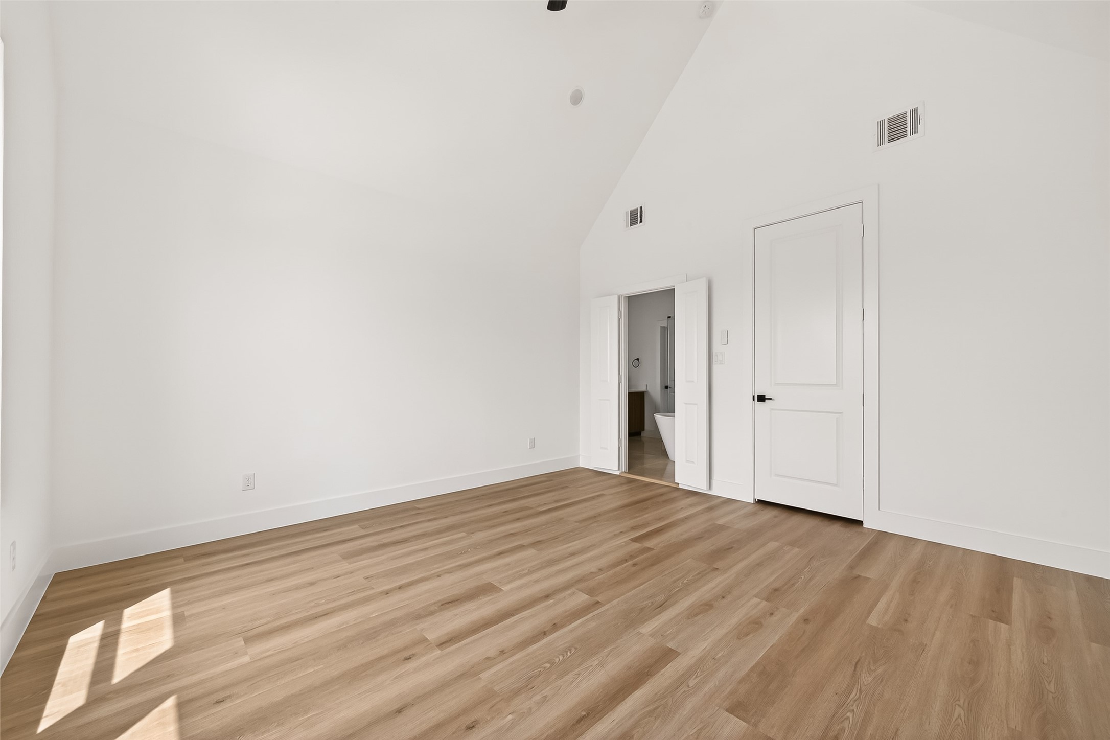 7422 Maxroy Street Property Photo 21