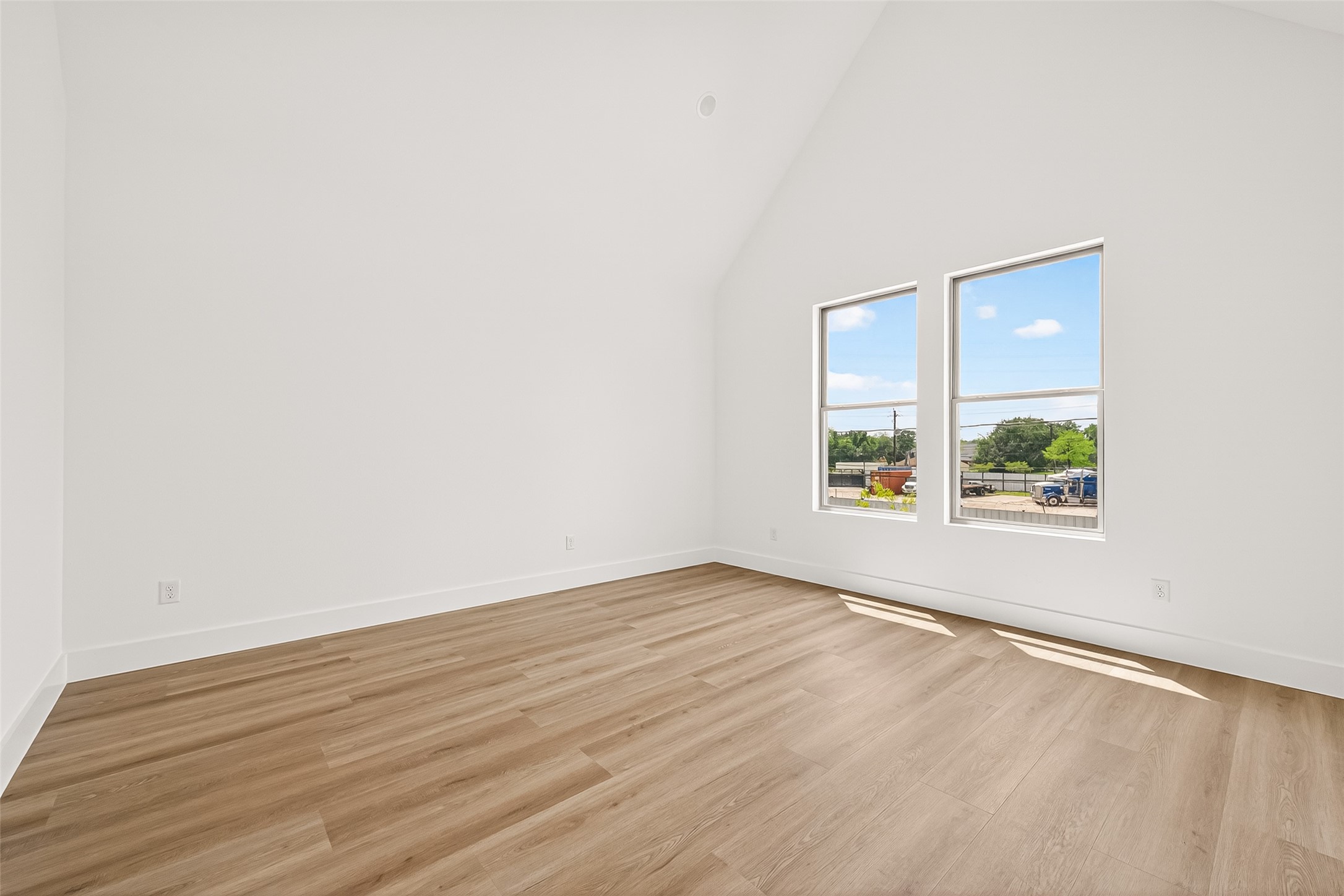 7422 Maxroy Street Property Photo 23