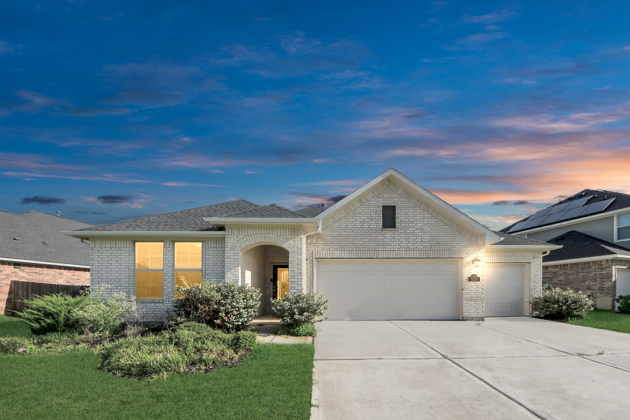8034 Royal Palm Drive Property Photo 1