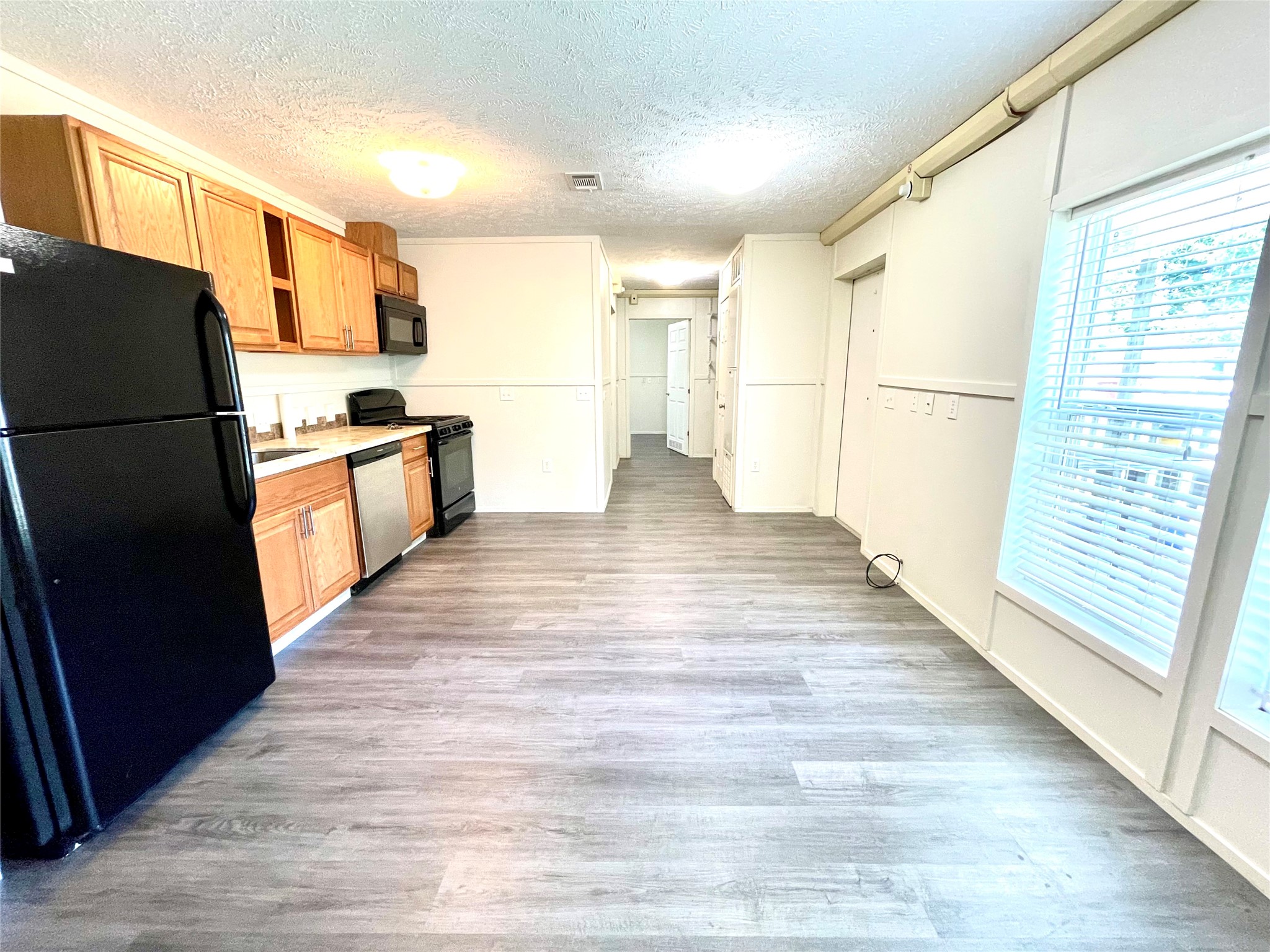 71 Woodrow St 71 Property Photo 3