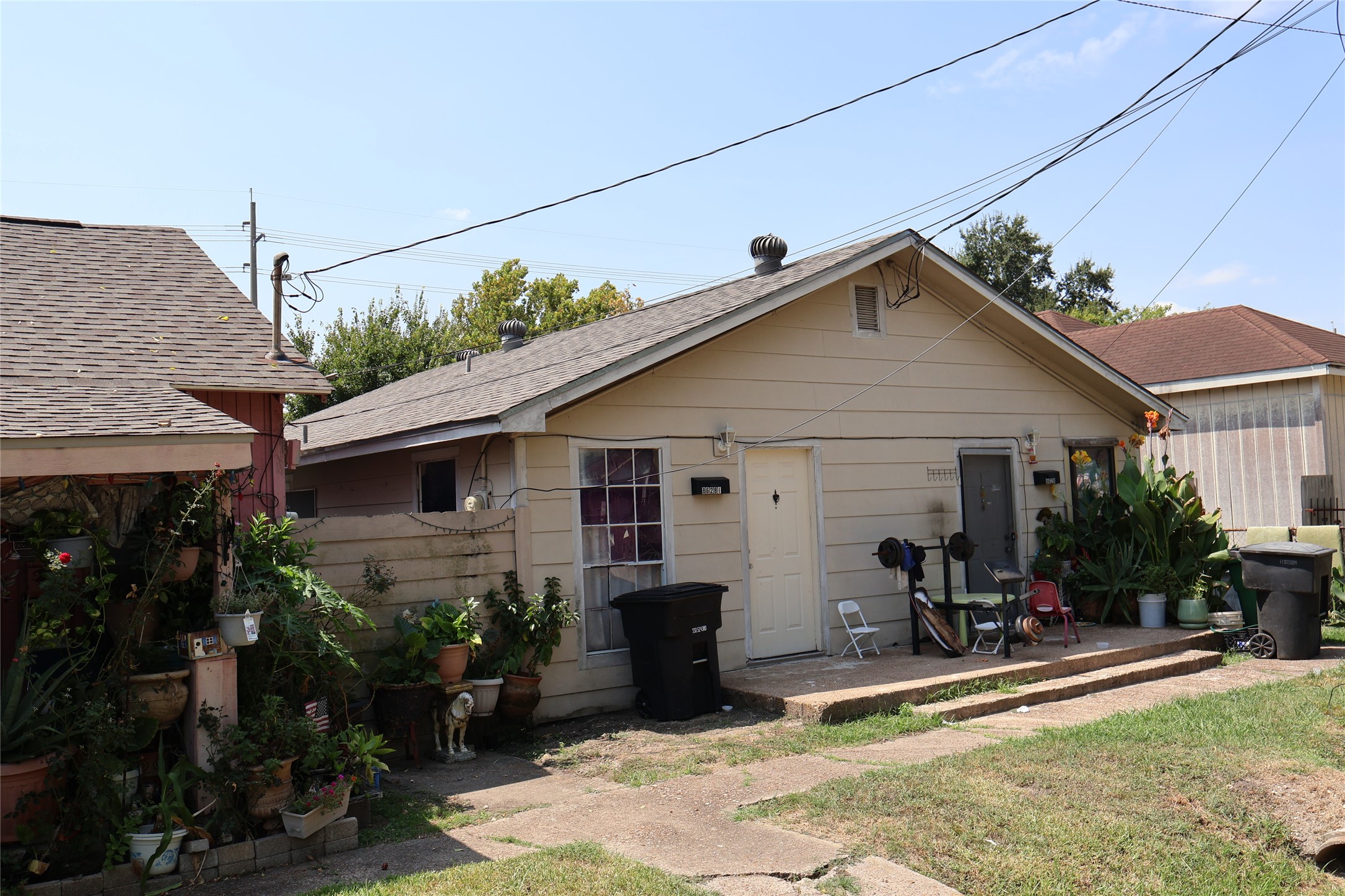 8628 John Street Property Photo 4