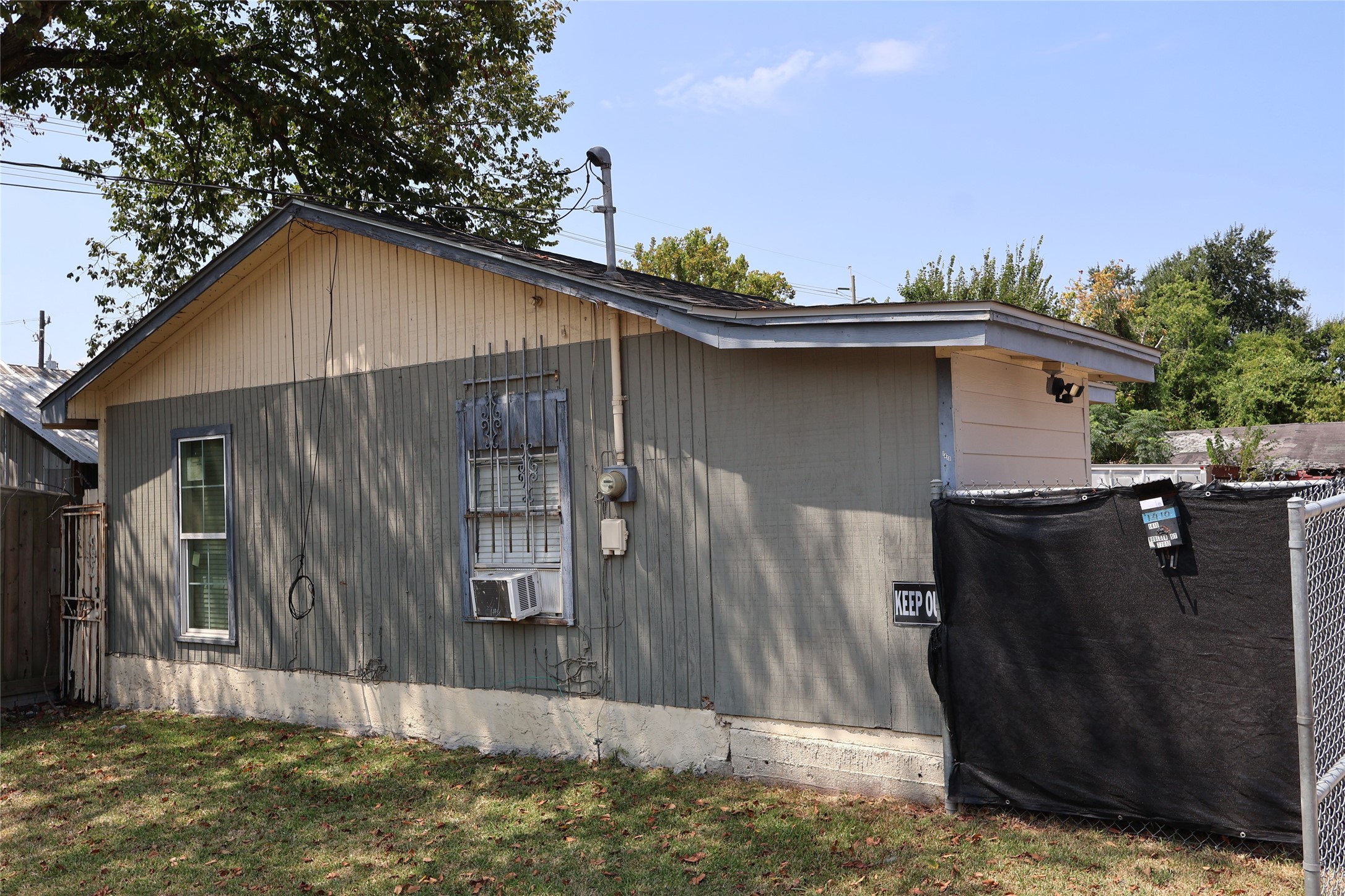 8628 John Street Property Photo 5