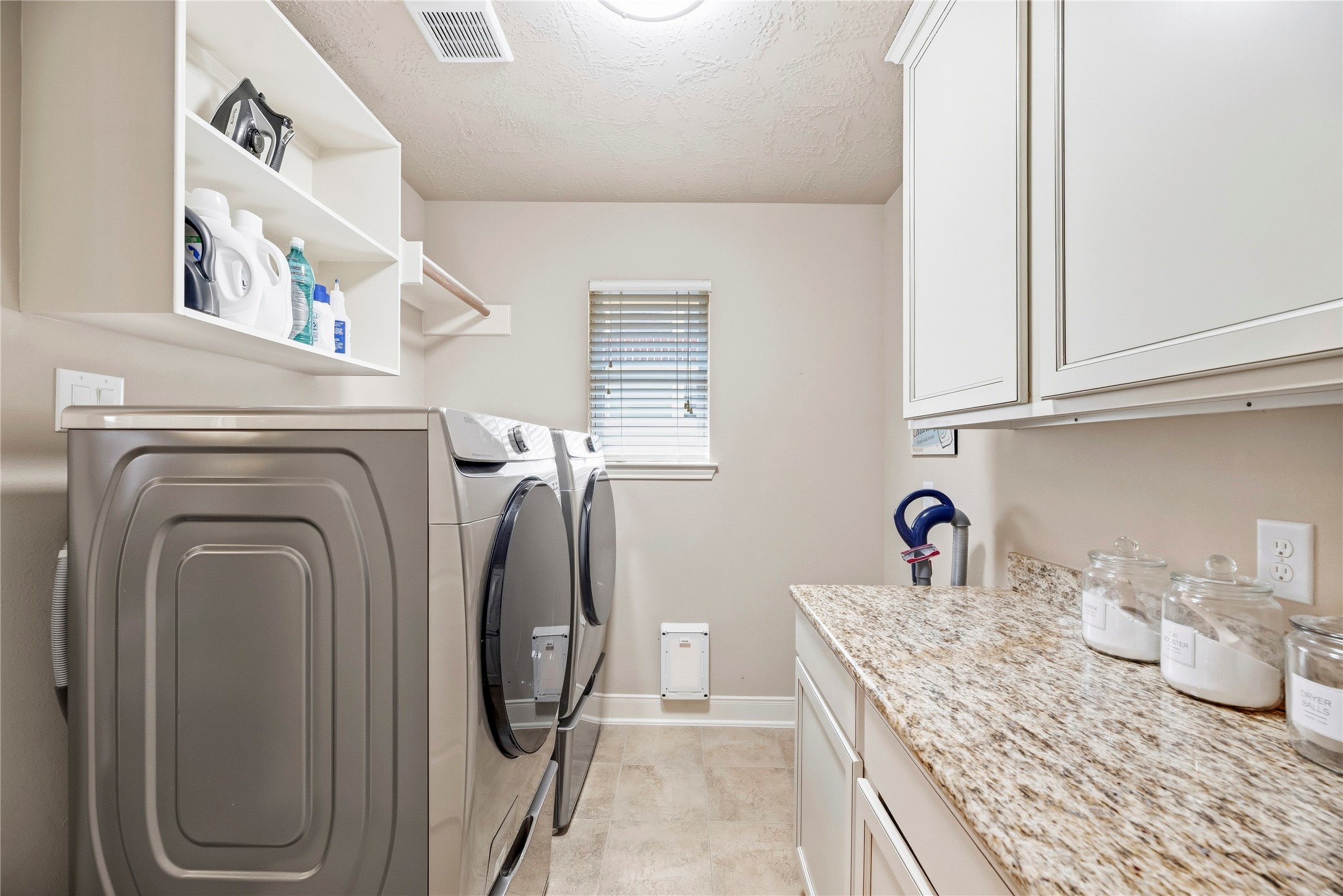 8623 Crescent Spur Drive Property Photo 12
