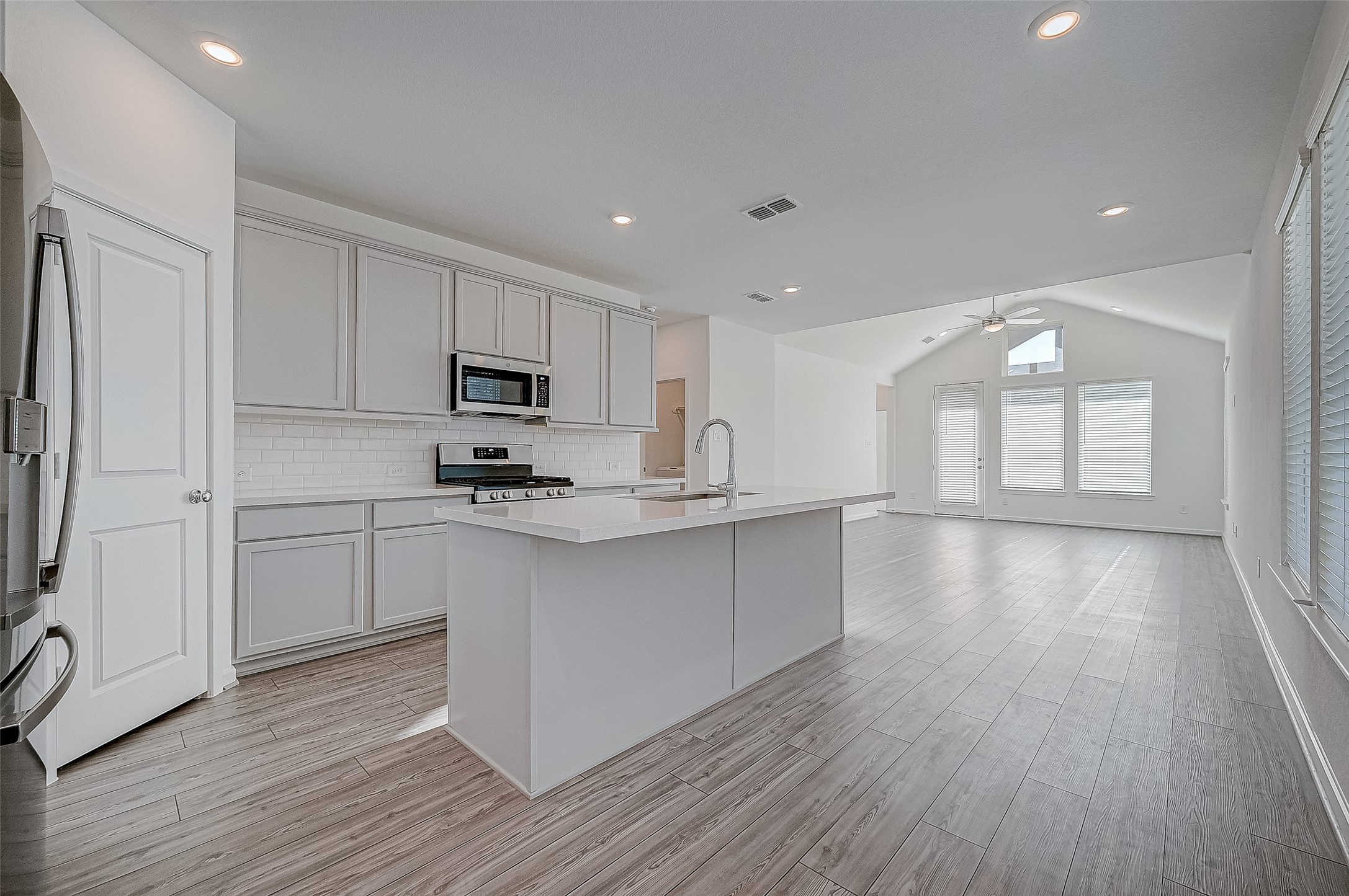 22111 Ingham Bluff Lane Property Photo 7