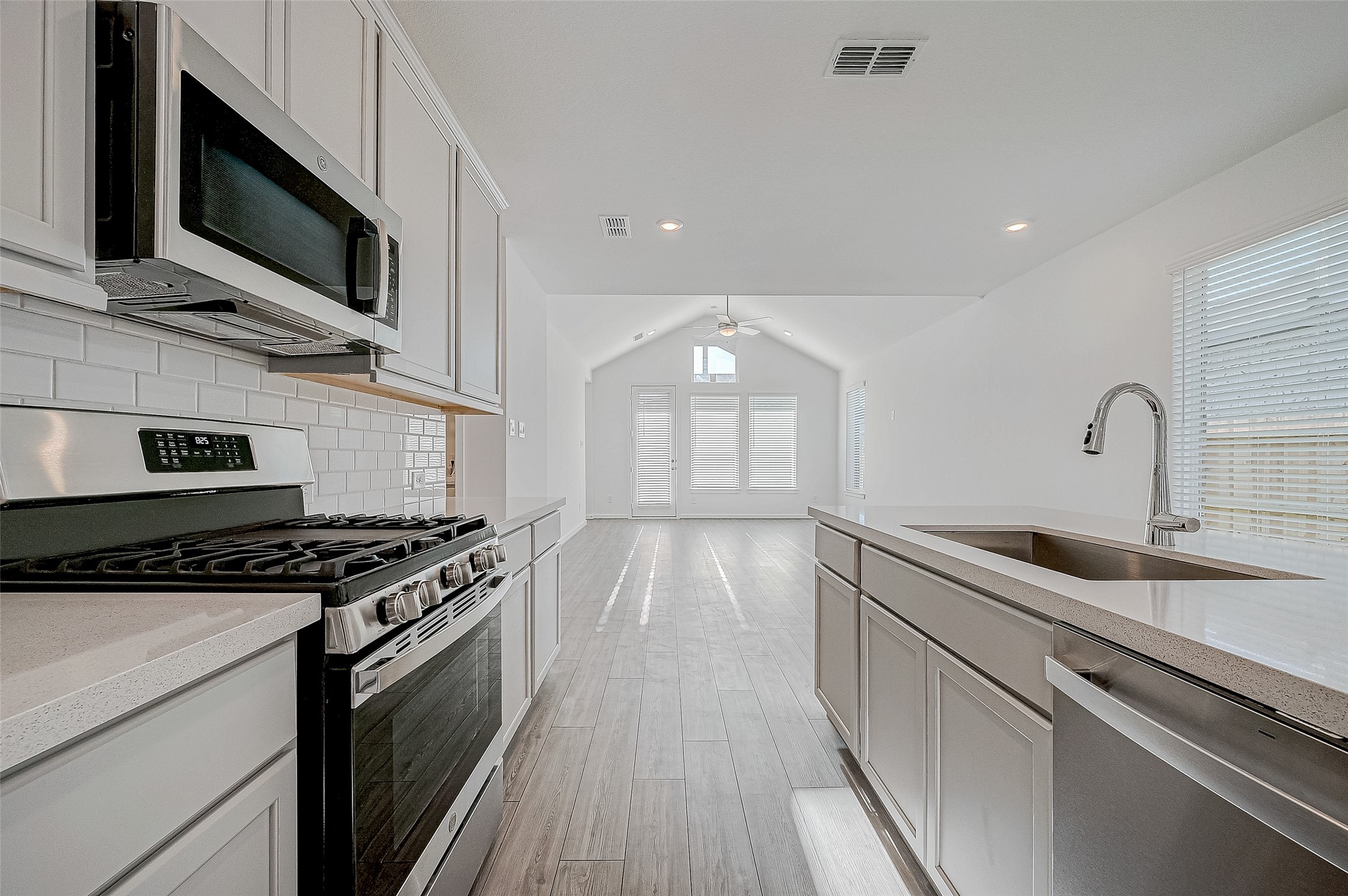 22111 Ingham Bluff Lane Property Photo 14