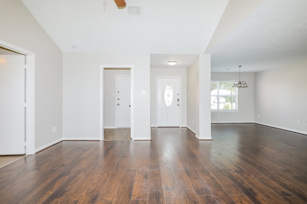 16325 Sun View Lane Property Photo 6