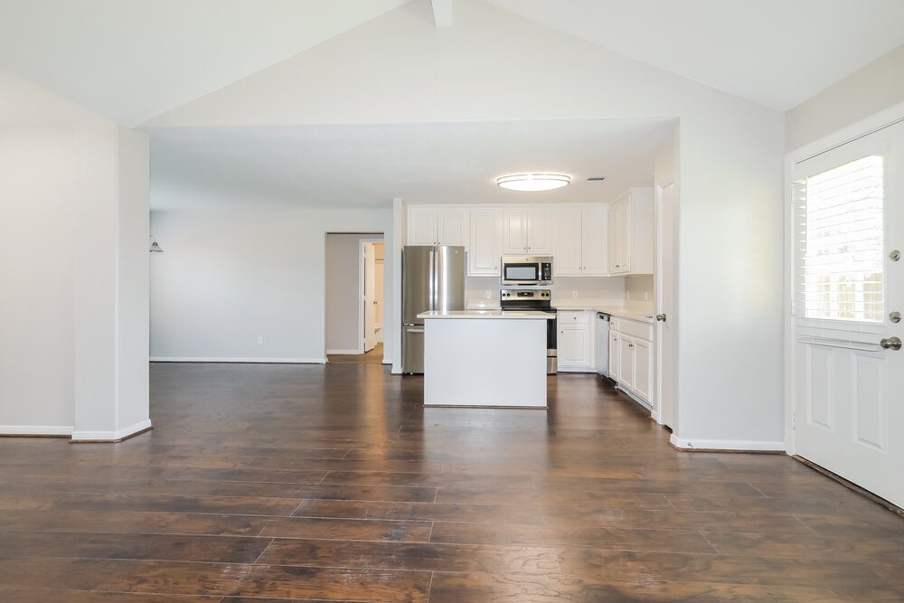 16325 Sun View Lane Property Photo 8