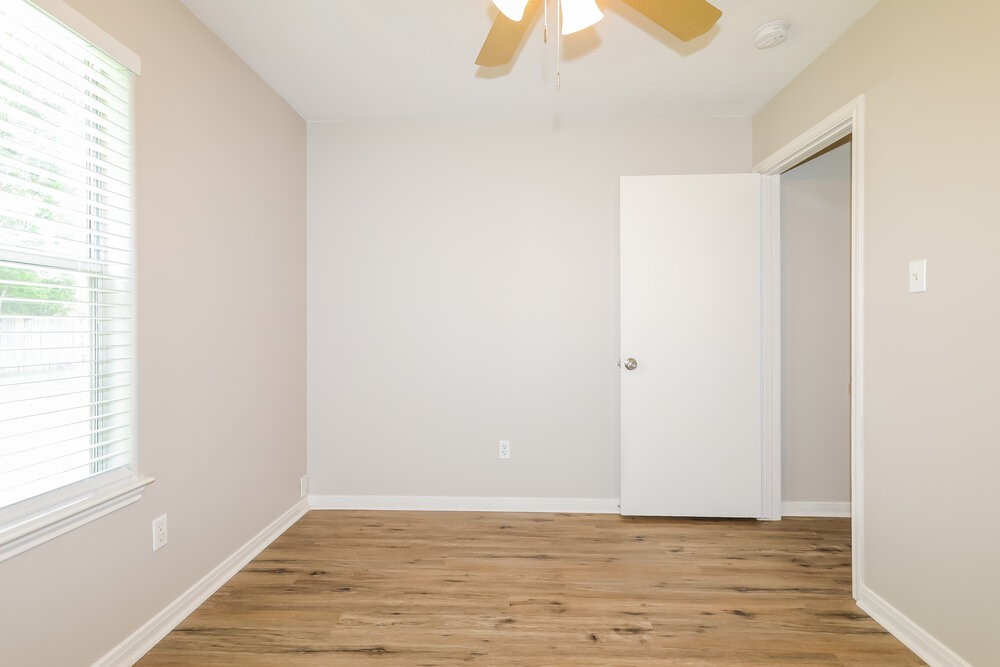 16325 Sun View Lane Property Photo 13