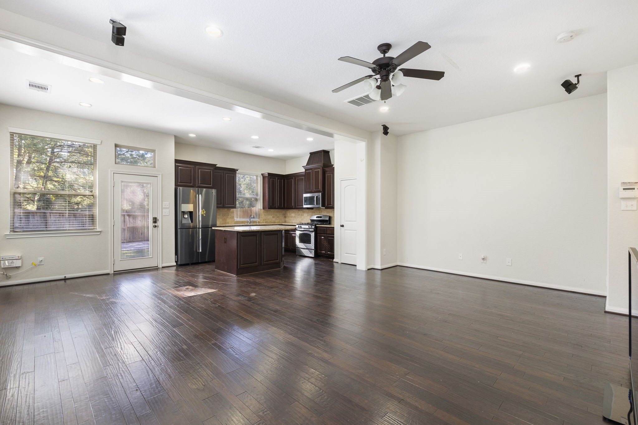 122 Cheswood Manor Drive Property Photo 6