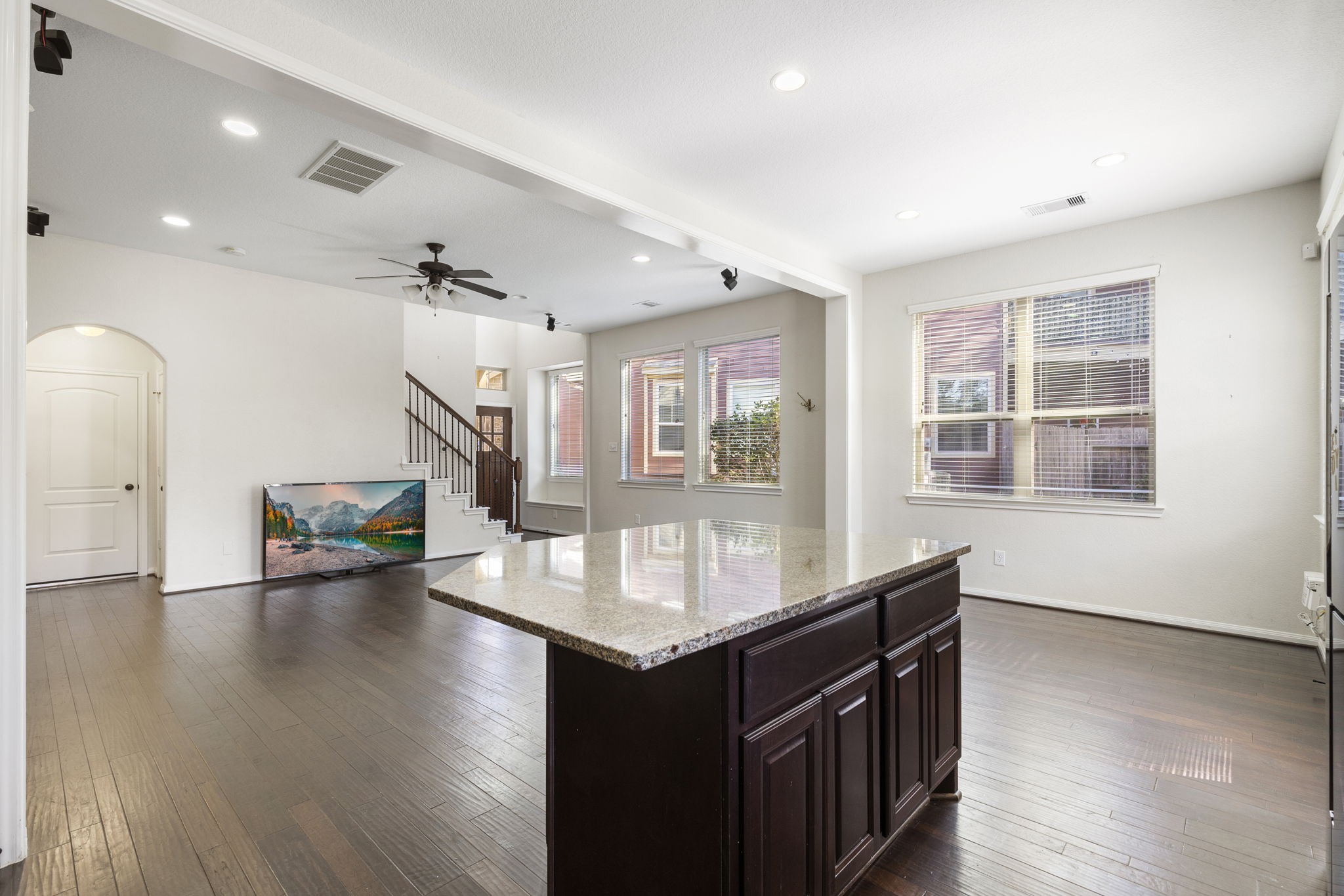 122 Cheswood Manor Drive Property Photo 13
