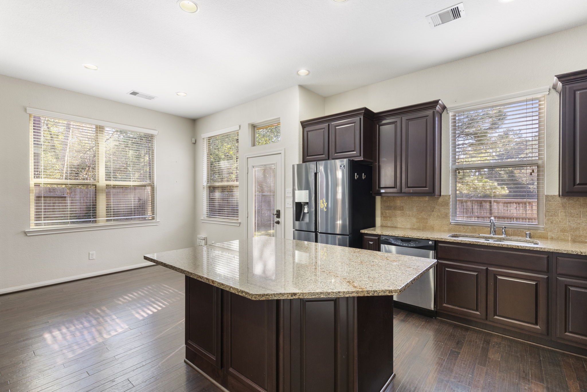 122 Cheswood Manor Drive Property Photo 14