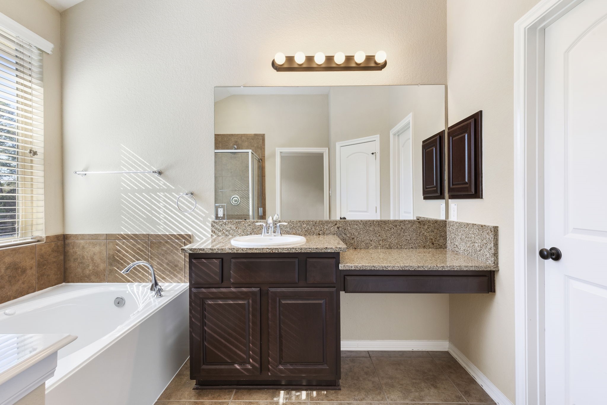 122 Cheswood Manor Drive Property Photo 22