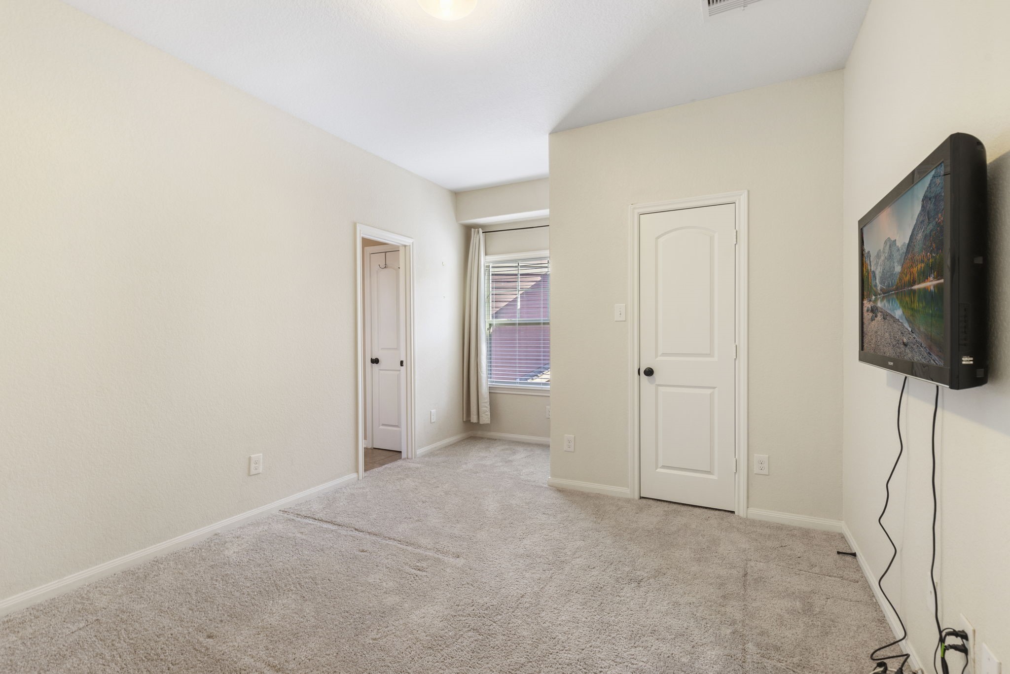 122 Cheswood Manor Drive Property Photo 27