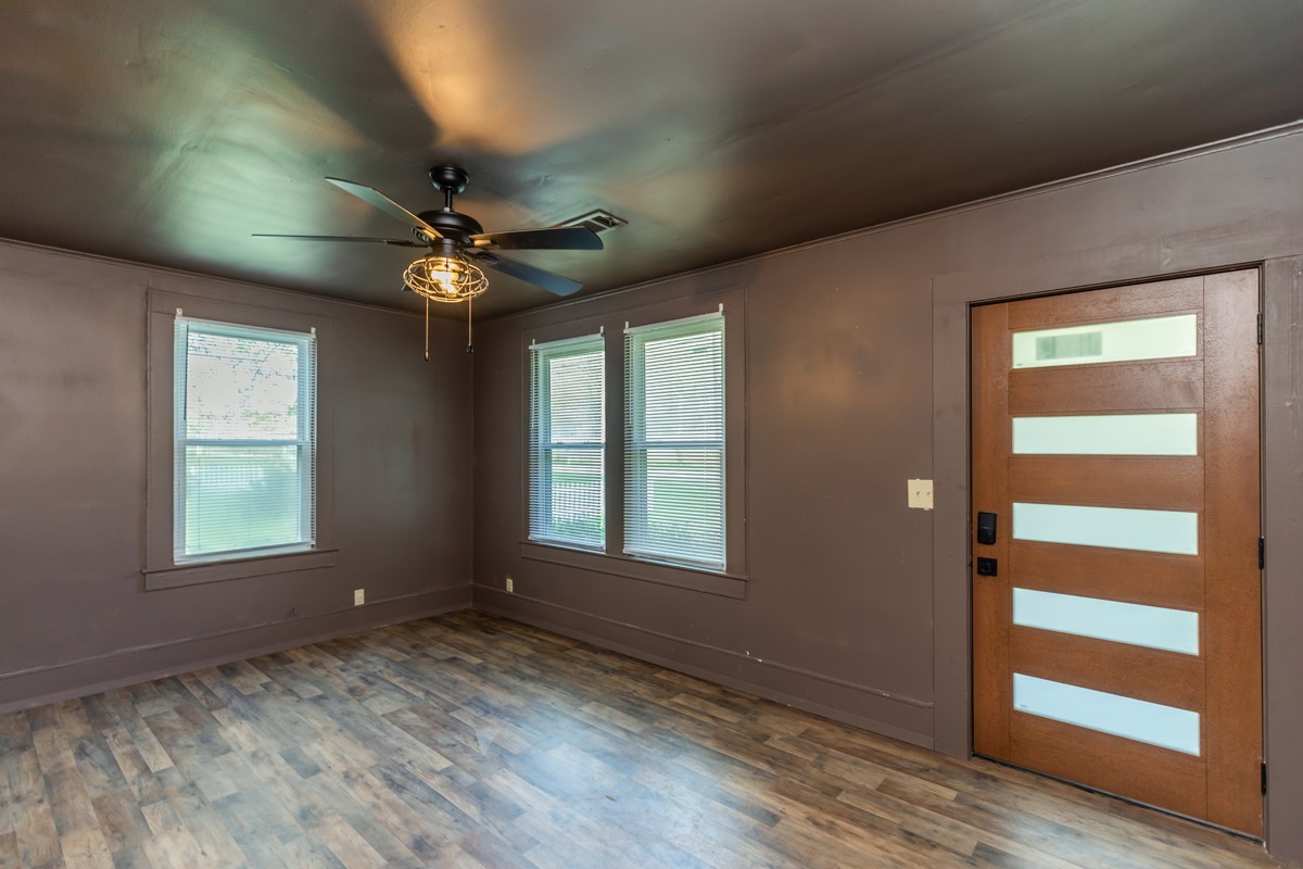 8265 Mclean Street Property Photo 3