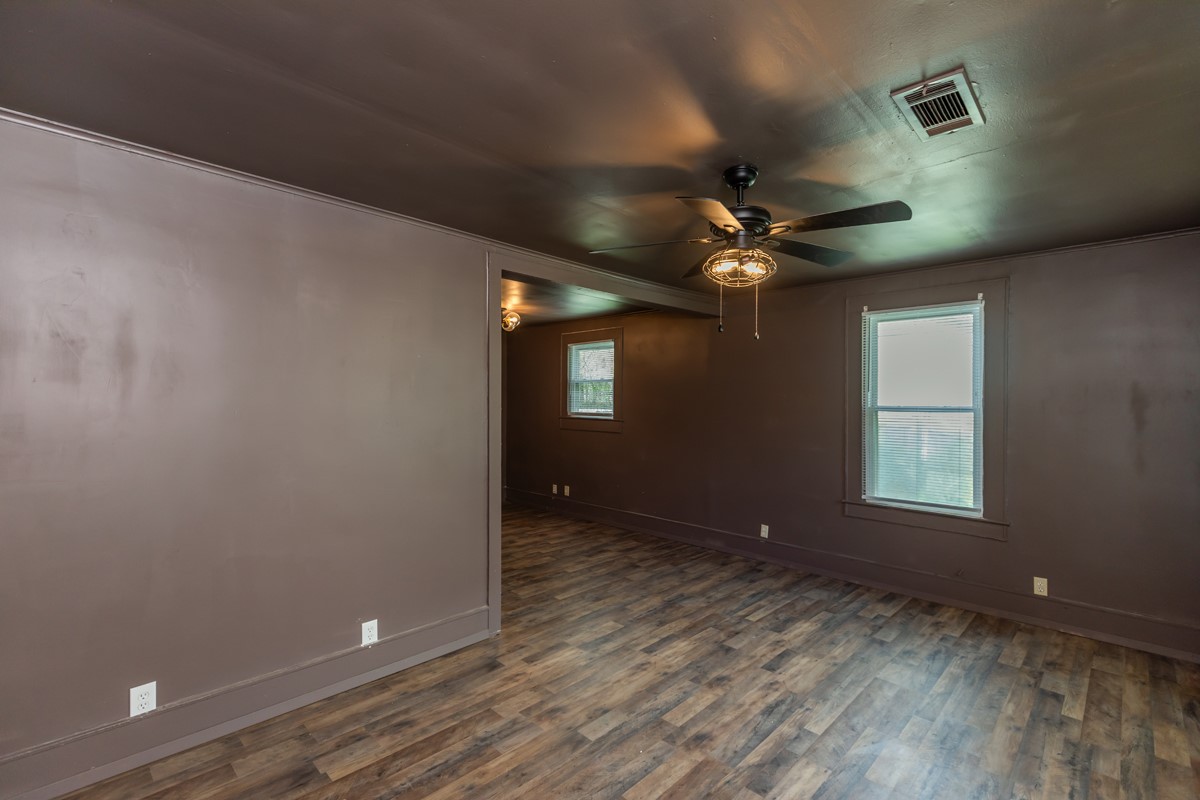 8265 Mclean Street Property Photo 4