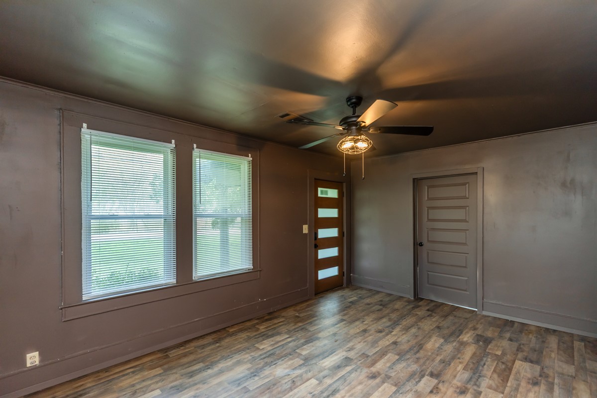 8265 Mclean Street Property Photo 5